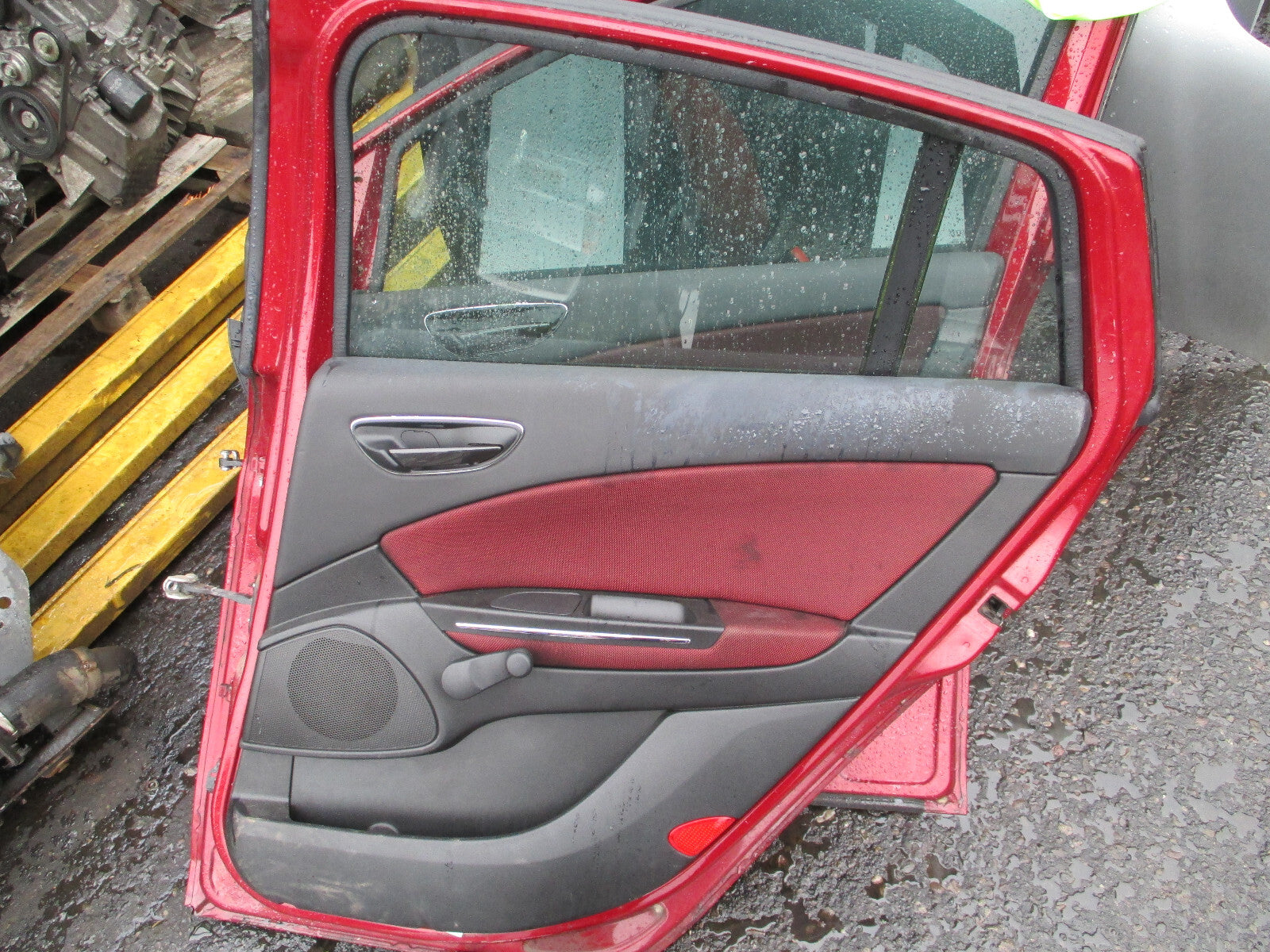 FIAT BRAVO MK2 2009 OSR DRIVER SIDE REAR COMPLETE DOOR RED