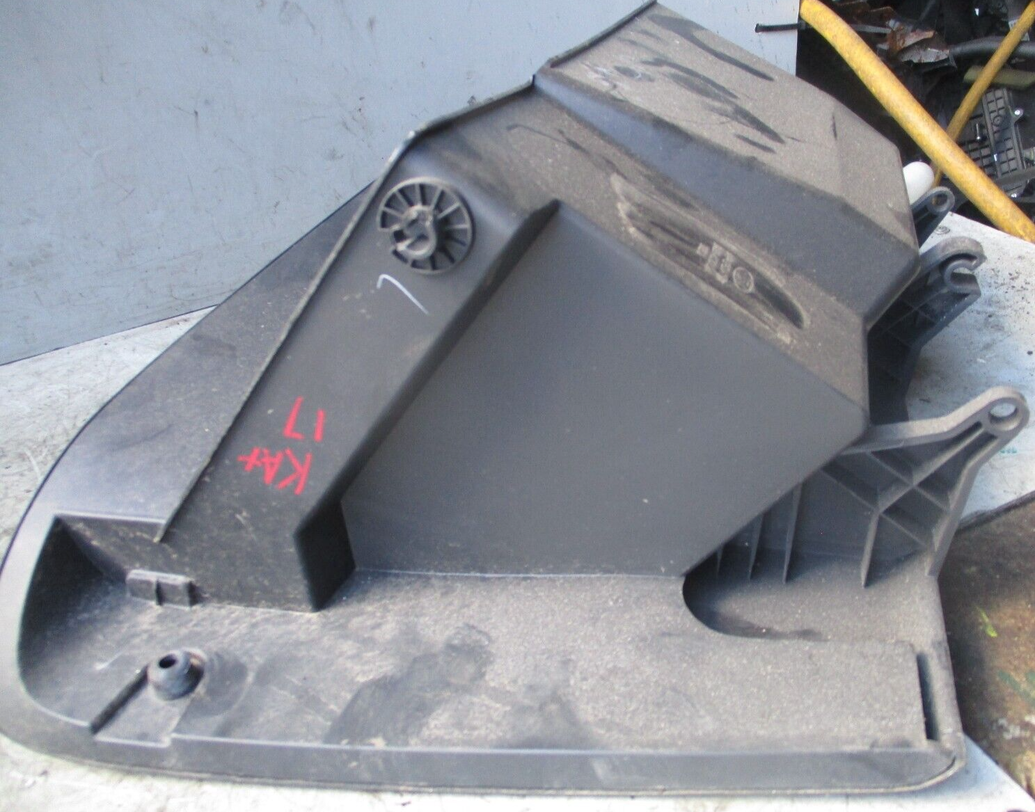 2017 FORD KA+ NSF PASSENGER FRONT GLOVE BOX STORAGE COMPARTMENT E4B5-A06010-A