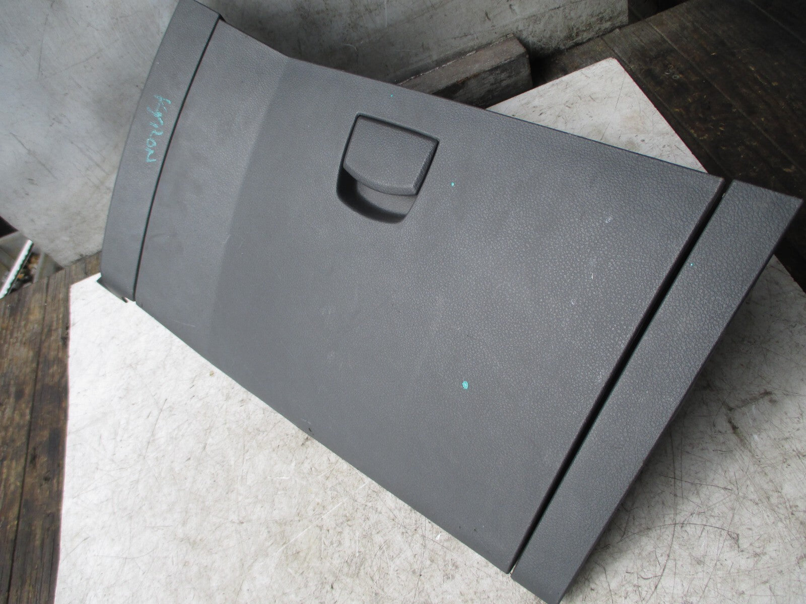 SSANGYONG KYRON 2009 2.0 DIESEL GLOVE BOX & LID DARK GREY 7672009900