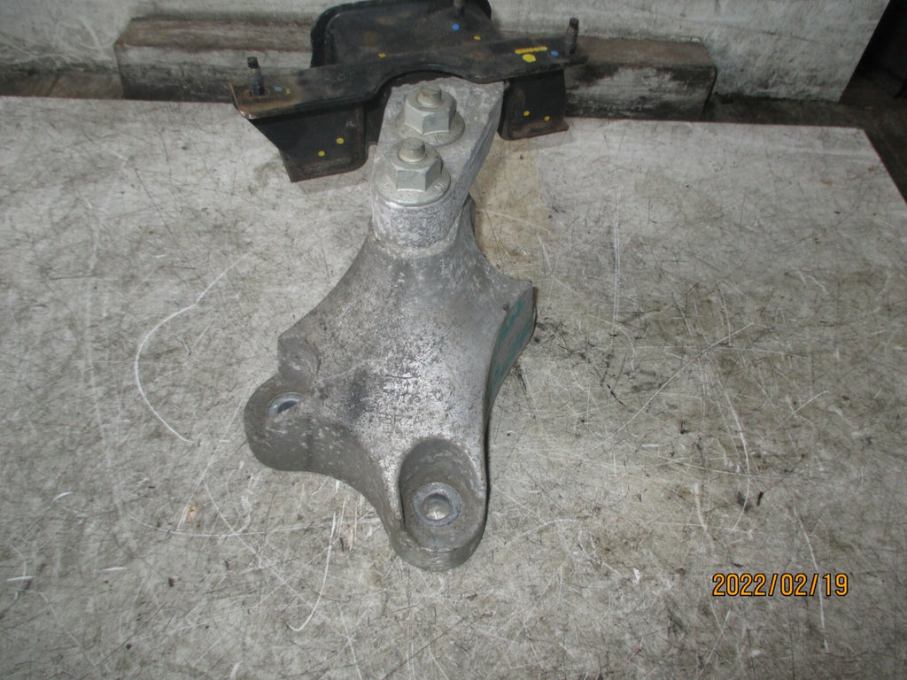 FORD FIESTA MK8 2019 NS PASSENGER SIDE FRONT ENGINE MOUNT cv217m125ec