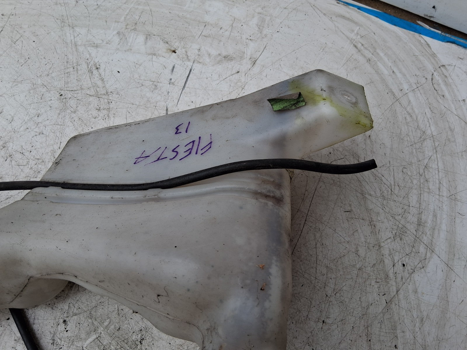 2014 FORD FIESTA MK7 FRONT WINDSCREEN WASHER BOTTLE TANK RESERVOIR