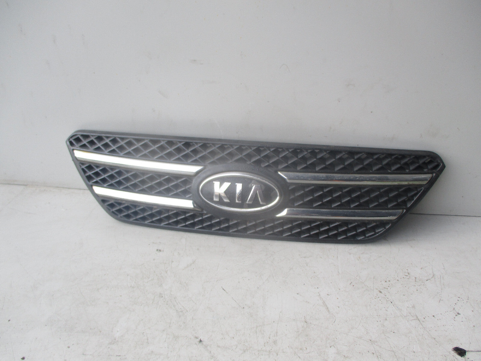 KIA CEED 2008 FRONT CENTRE BUMPER GRILL 863501H000