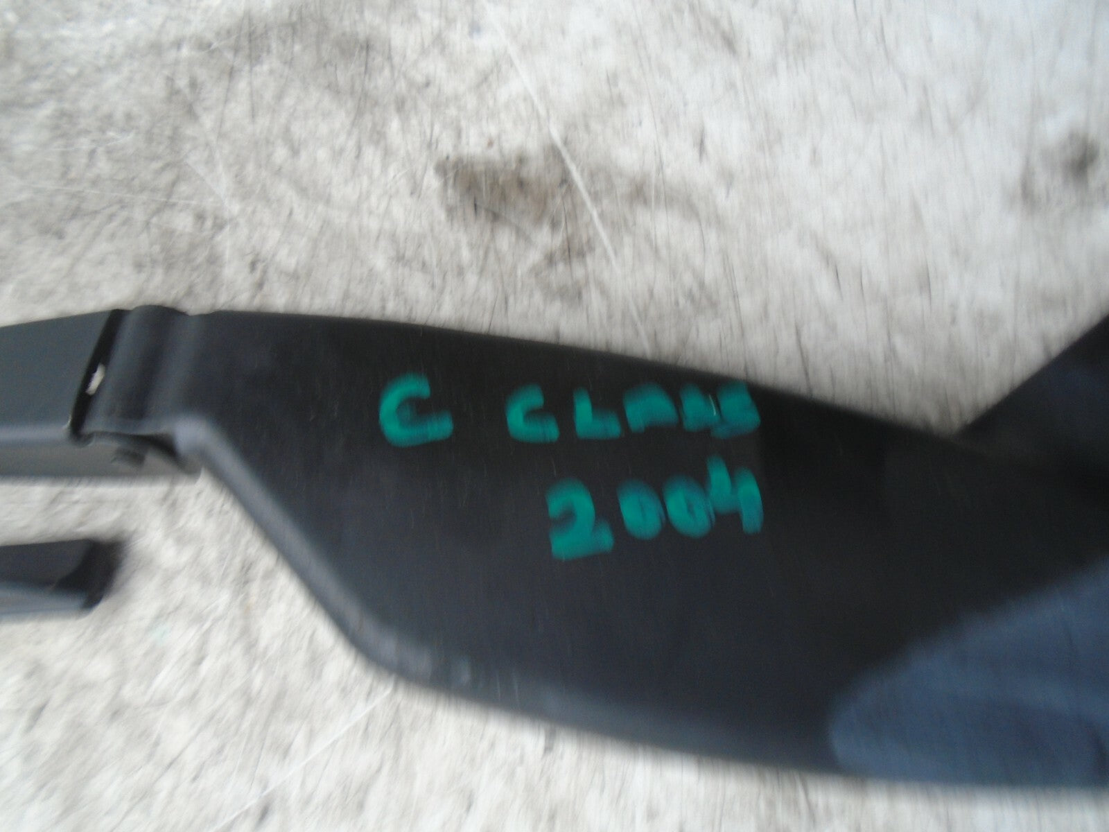 MERCEDES-BENZ E-CLASS 2004 W211 FRONT WINDSCREEN WIPER ARM A2118201344