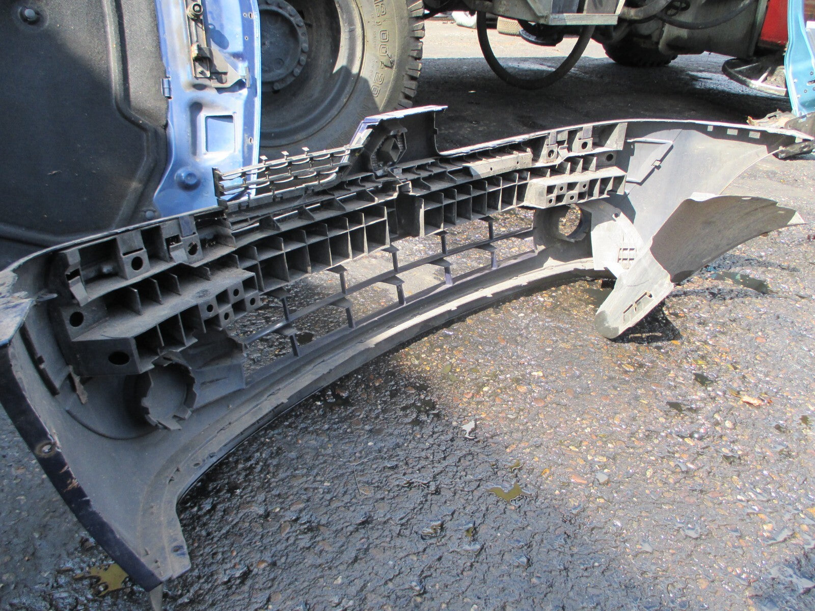 RENAULT CLIO MK2 2001 COMPLETE FRONT BUMPER BLUE