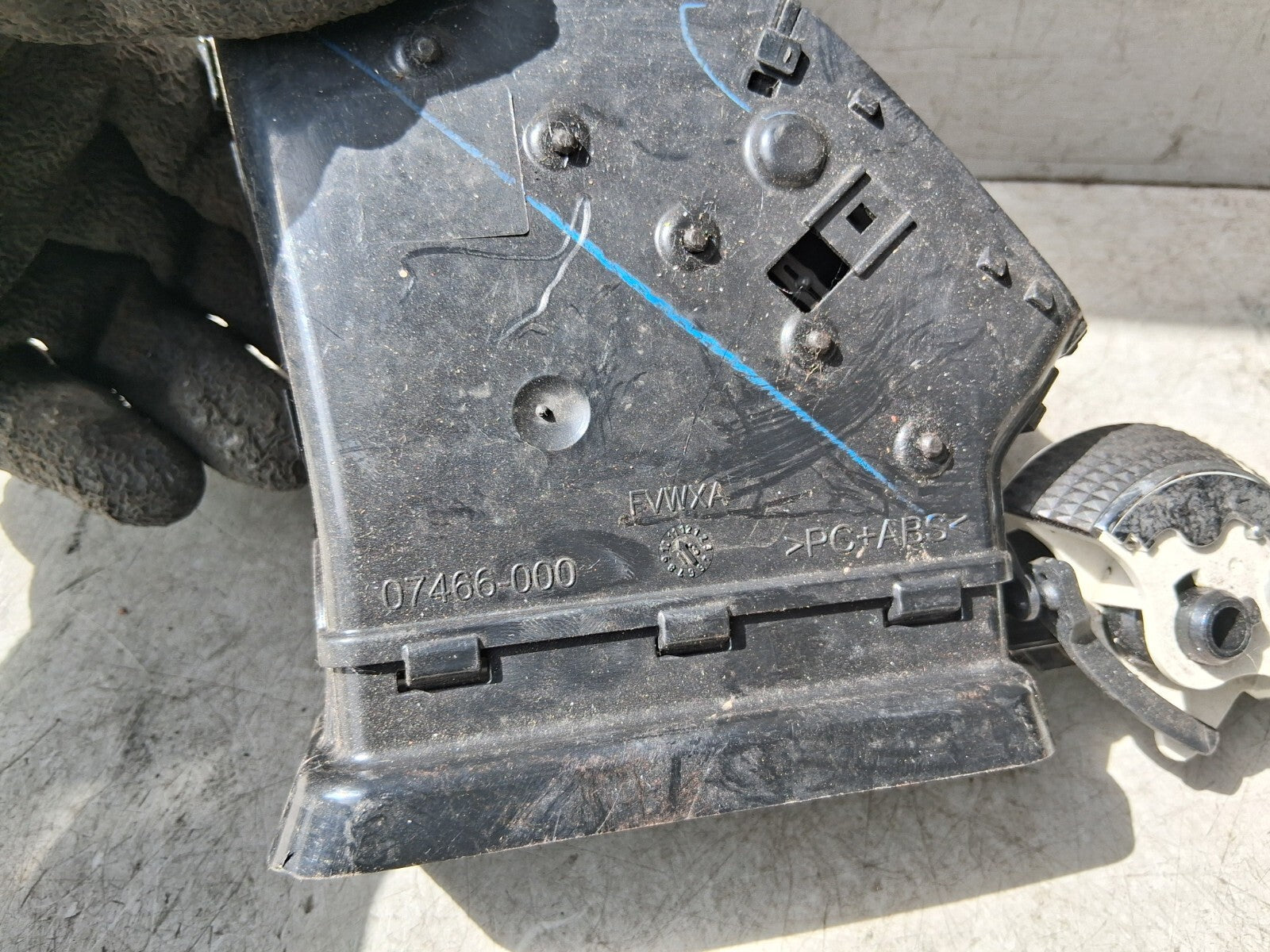 2013 FORD KUGA MK2 OSF DRIVER SIDE FRONT RIGHT DASHBOARD AIRVENT 07466000