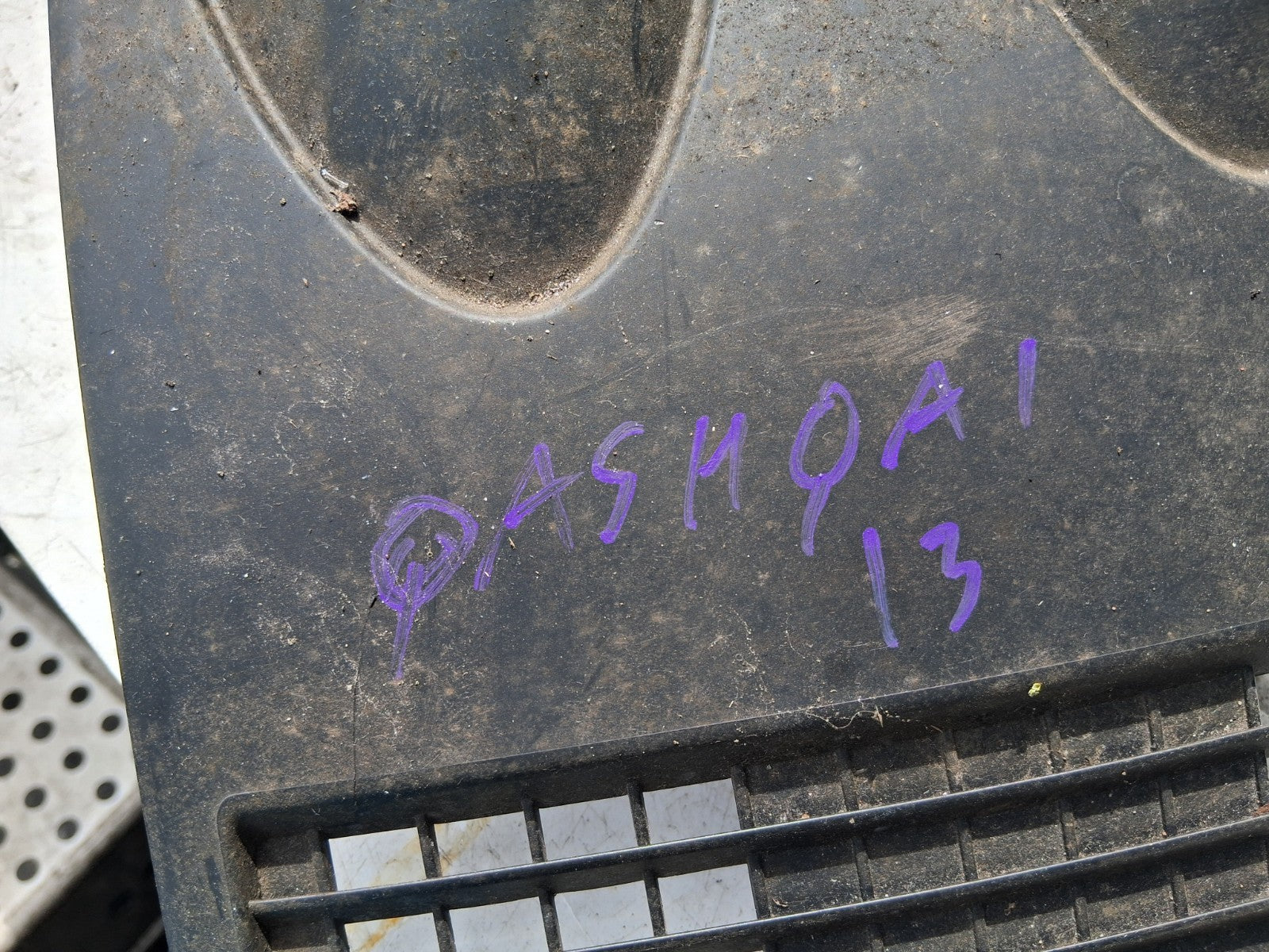 2013 NISSAN QASHQAI J10 FRONT BOTH AIR VENTS & HAZARD SWITCH TRIM P10381A77100