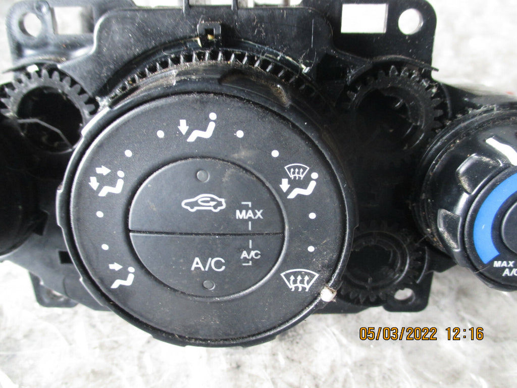 FORD FIESTA 2011 MK7 HEATER CLIMATE CONTROL AC SWITCHES PANEL 8A6118549