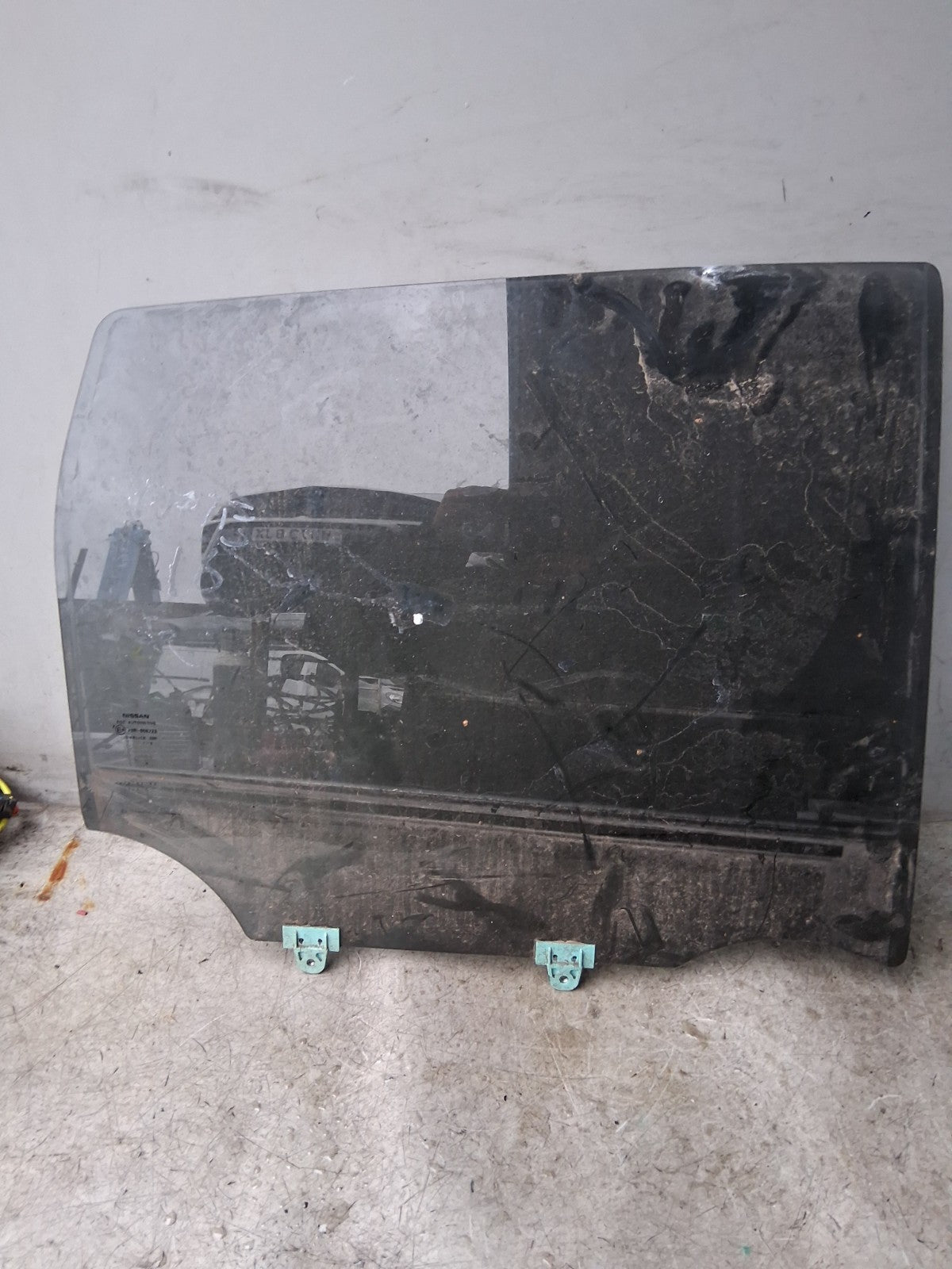 2015 NISSAN NOTE E12 NSF PASSENGER SIDE FRONT LEFT WINDOW GLASS