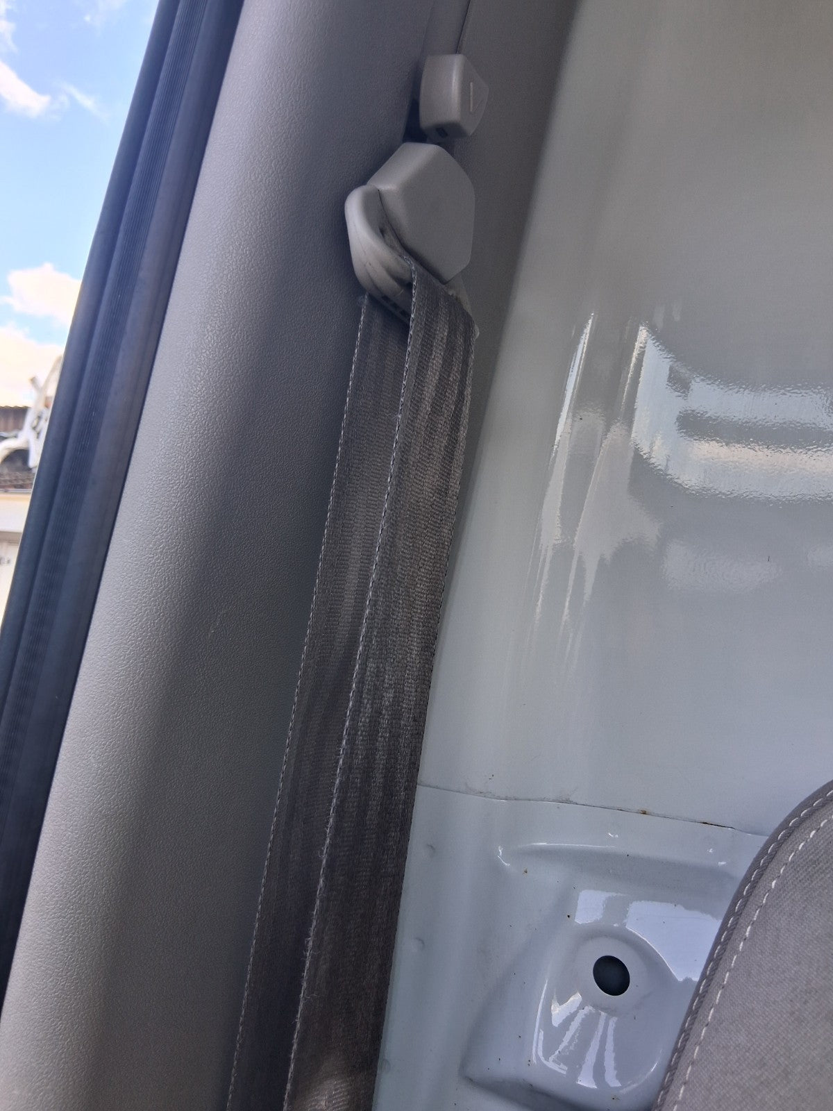 2020 SAIC LDV V80 OSF DRIVER SIDE FRONT RIGHT SEAT BELT