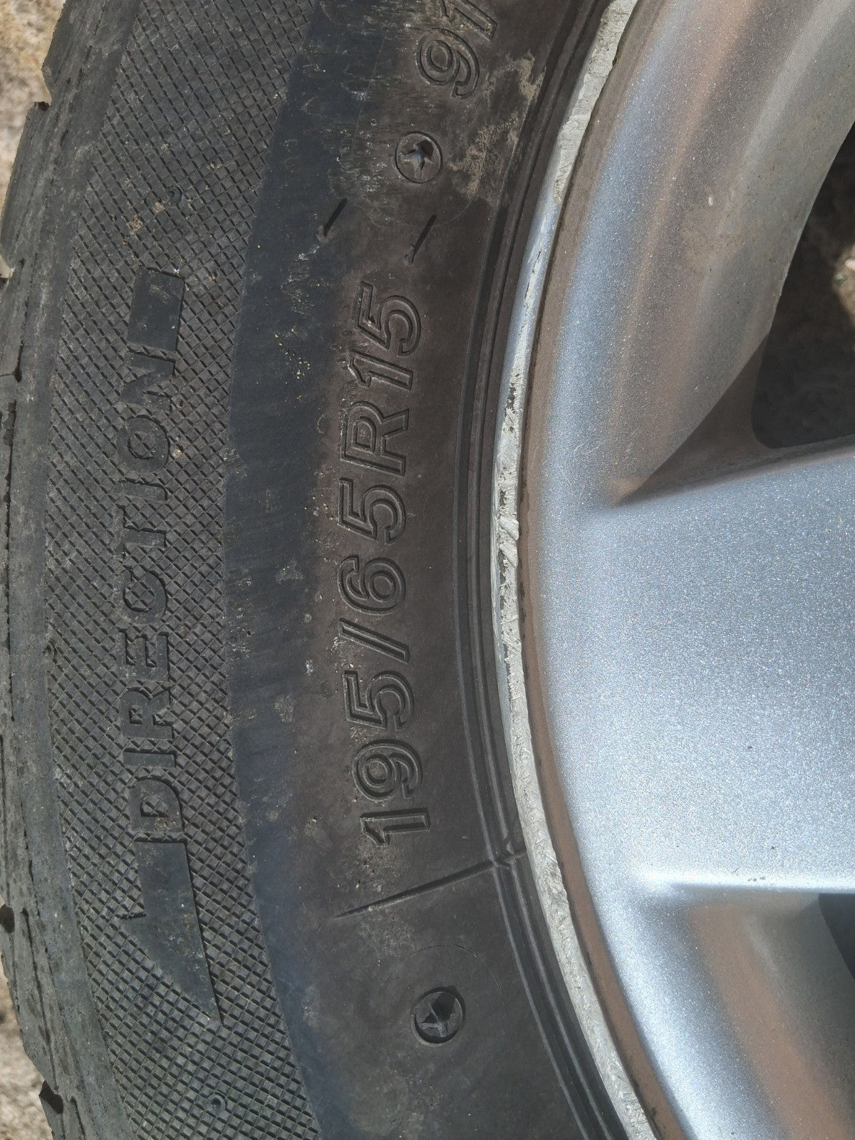 2010 PEUGEOT 207 15 INCH ALLOY WHEEL WITH TYRE 195/65R15