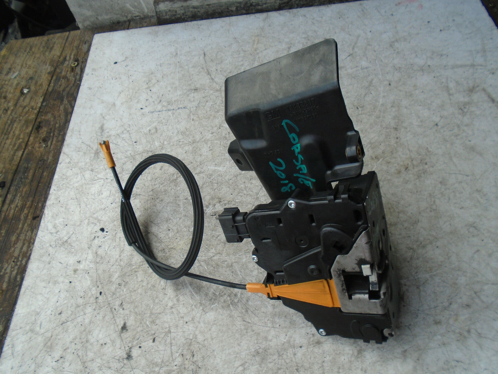 VAUXHALL CORSA E 2018 OSF DRIVER SIDE FRONT DOOR LOCK MECHANISM 13431836