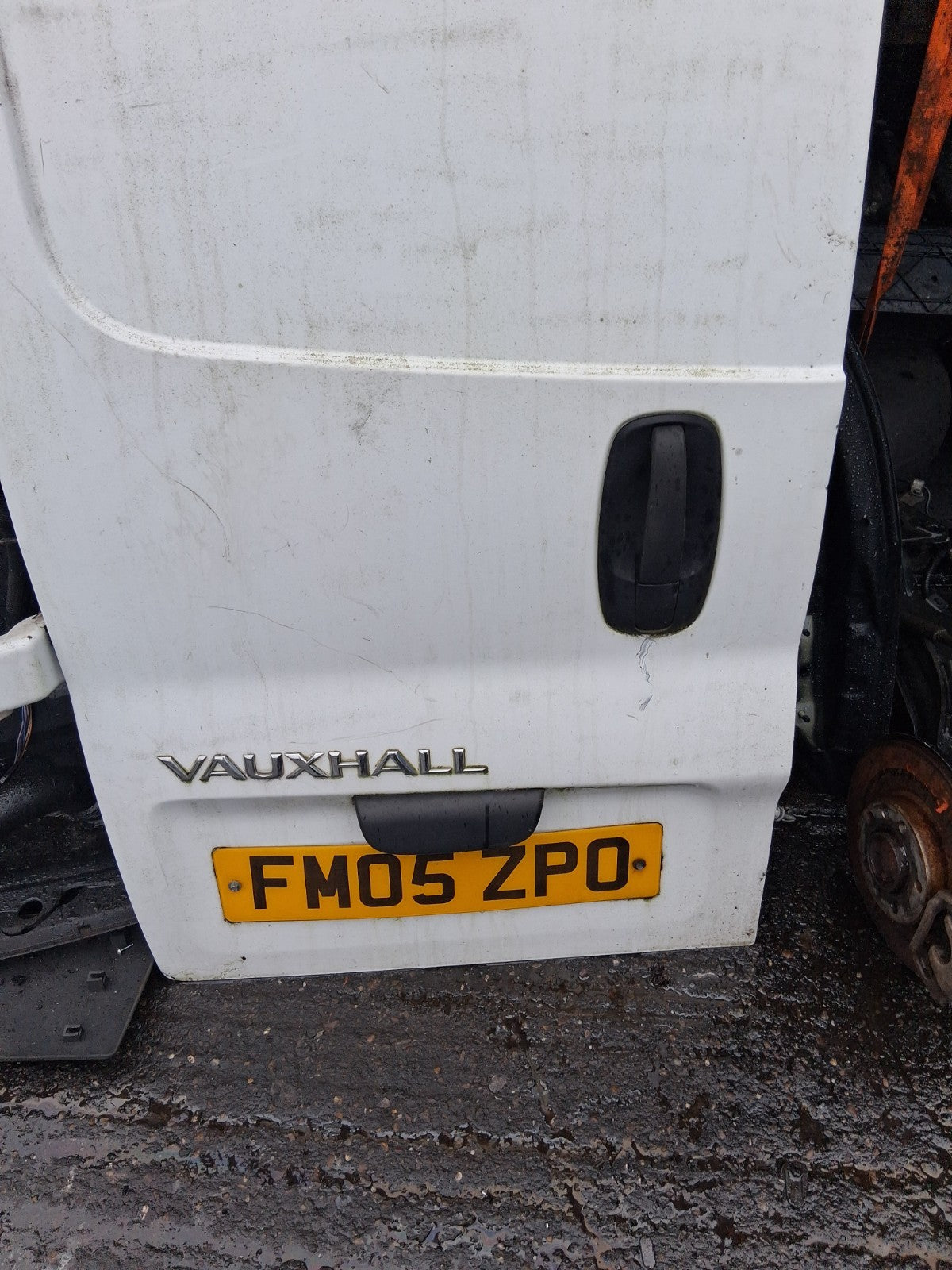 2005 VAUXHALL VIVARO MK1 NSR PASSENGER SIDE REAR LEFT COMPLETE DOOR WHITE