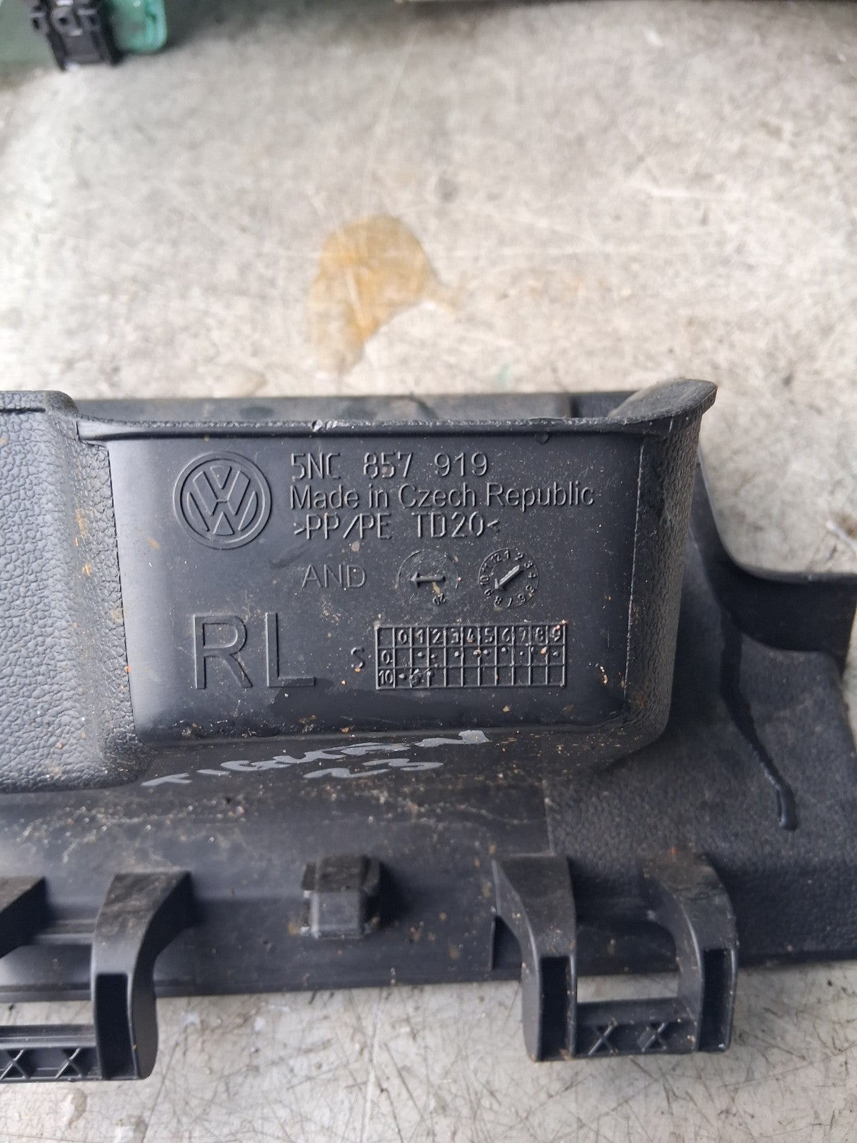 2023 VW VOLKSWAGEN TIGUAN STORAGE COMPARTMENT BOX 5NC857919