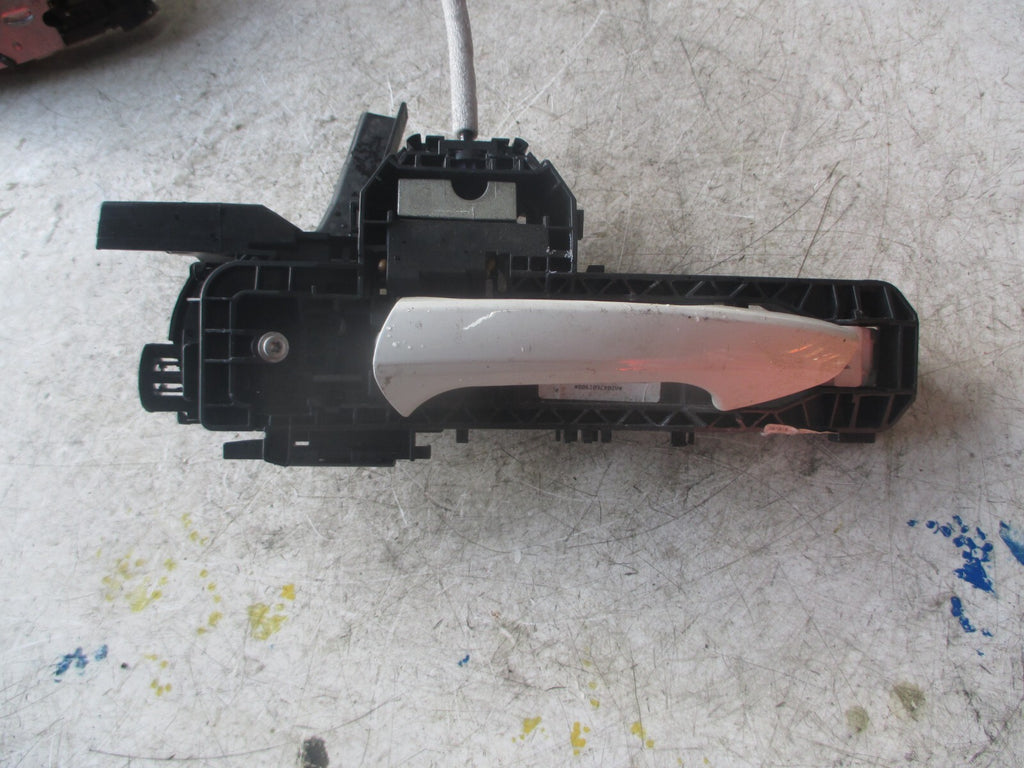 MERCEDES BENZ A CLASS W176 2016 NSF PASSENGER FRONT DOOR LOCK HANDLE A1667200735