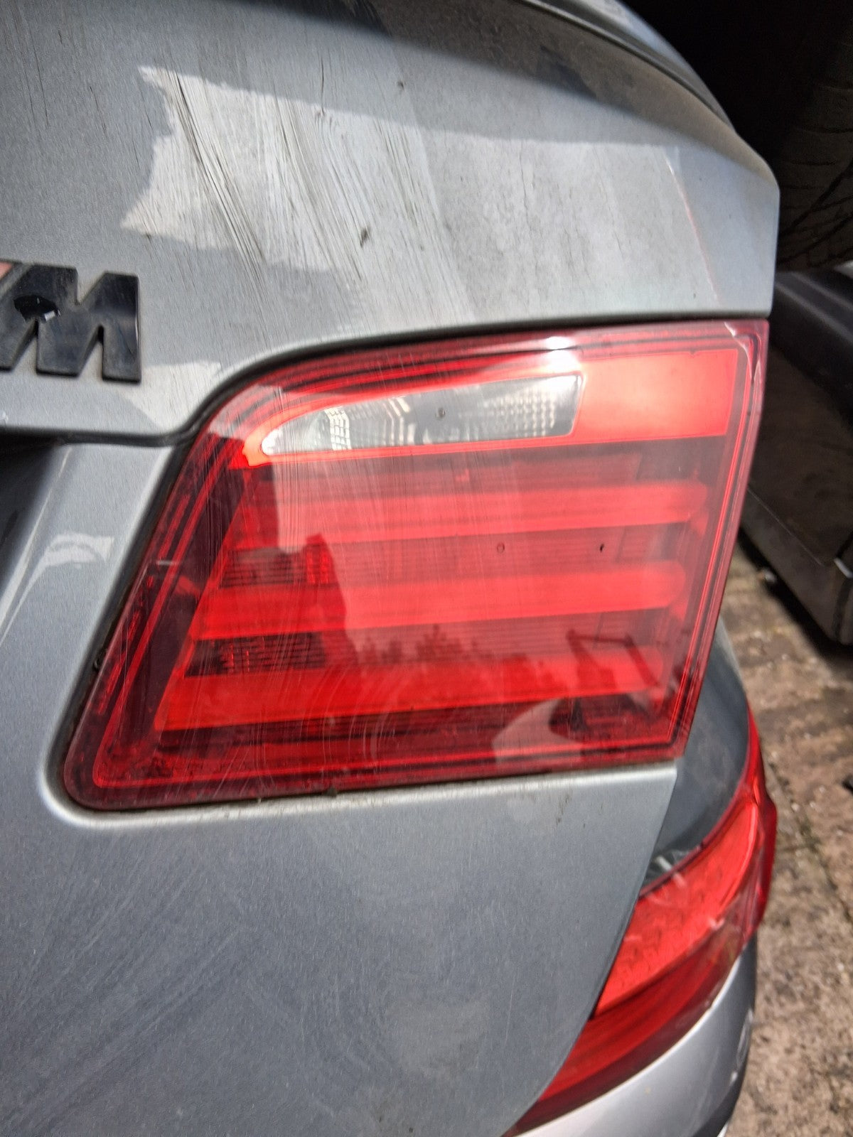 2010 BMW 5 SERIES F10 M SPORT OSR DRIVER SIDE REAR RIGHT INNER TAIL LIGHT