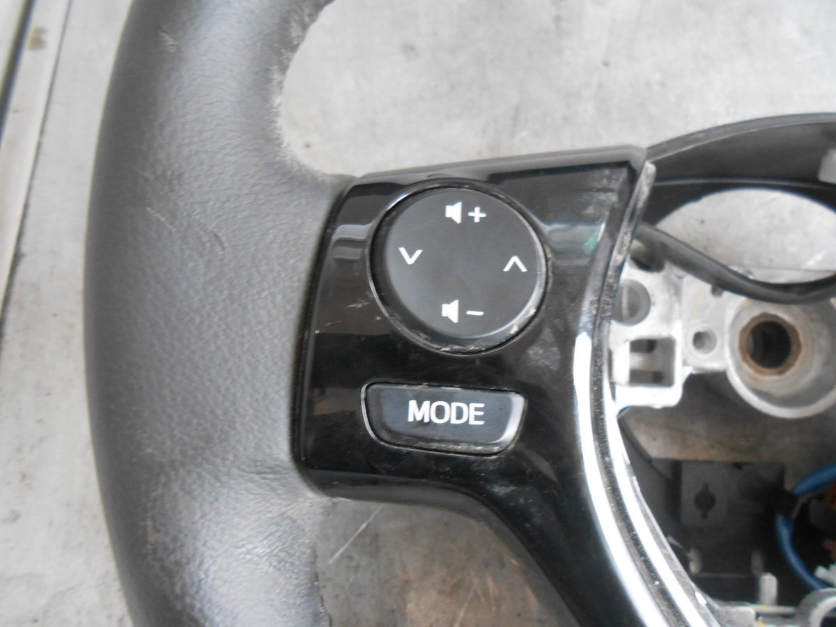 TOYOTA AYGO AB40 (MK2) 2017 BLACK LEATHER MULTIFUNCTION STEERING WHEEL