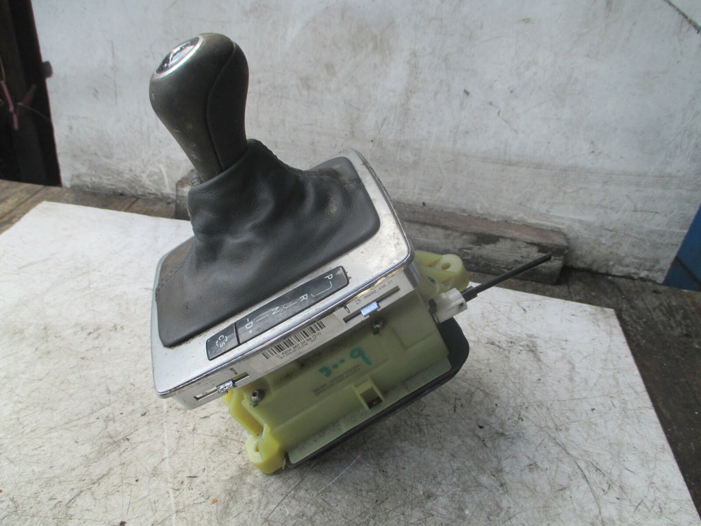 MERCEDES BENZ C CLASS W204 2009 AUTOMATIC GEAR SELECTOR SHIFTER A2042673724