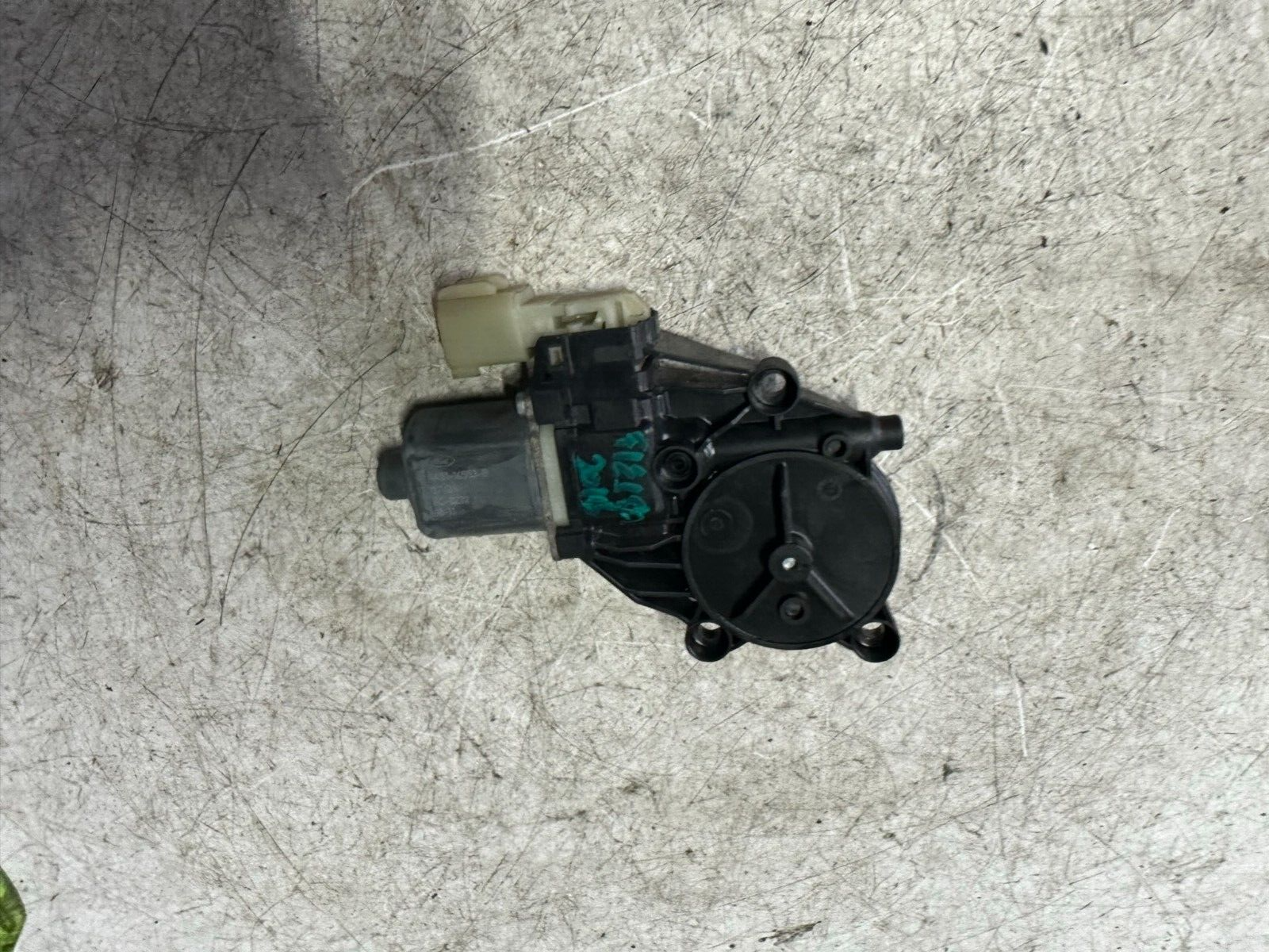 2016 FORD FIESTA MK7 3 DOOR OS DRIVER SIDE WINDOW MOTOR 8A6114553B