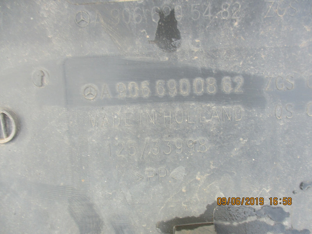 MERCEDES SPRINTER W906 OS DRIVER SIDE DOOR MOULDING TRIM A9066900862