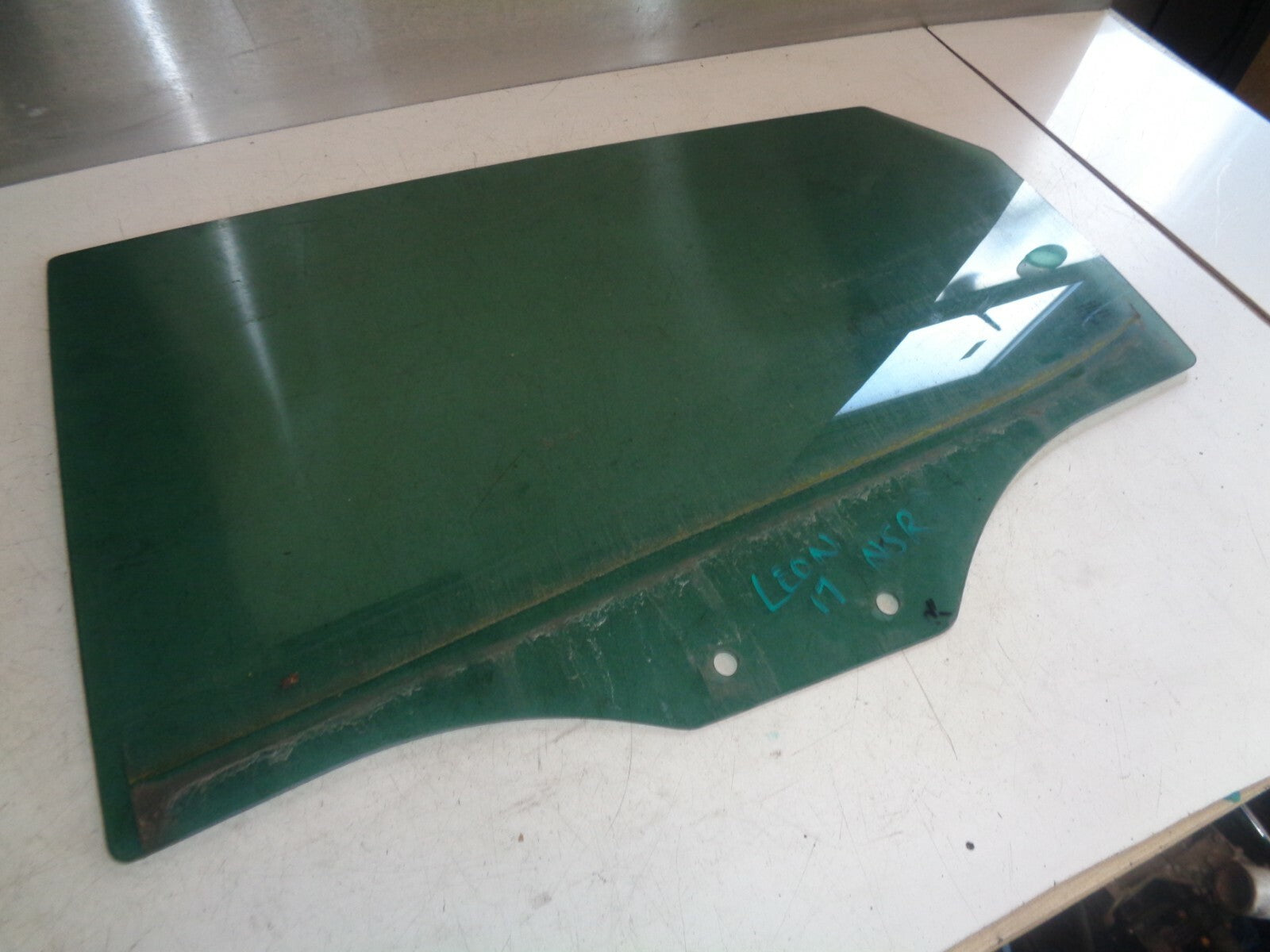 SEAT LEON MK3 2017 NSR PASSENGER SIDE REAR DOOR WINDOW GLASS