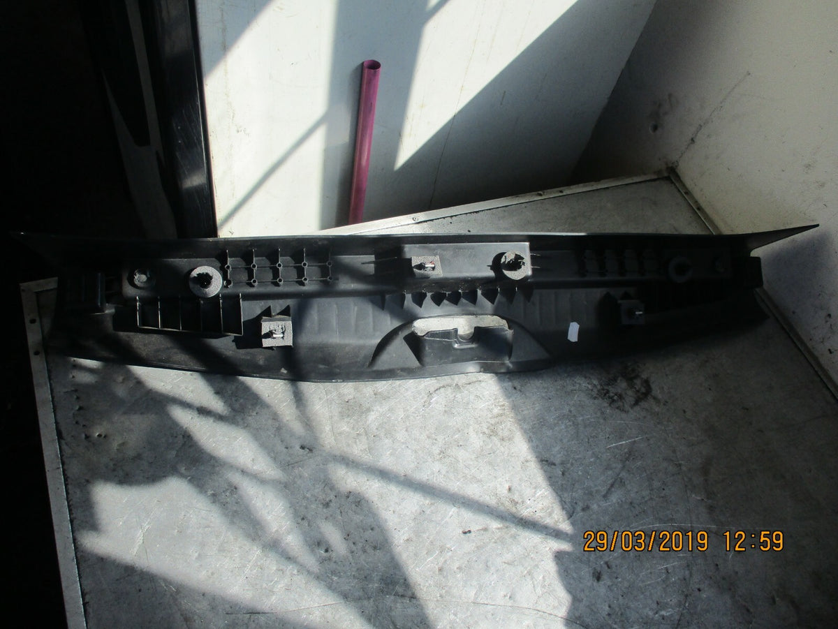 FORD B-MAX INTERIOR LOWER BOOT LID TRIM