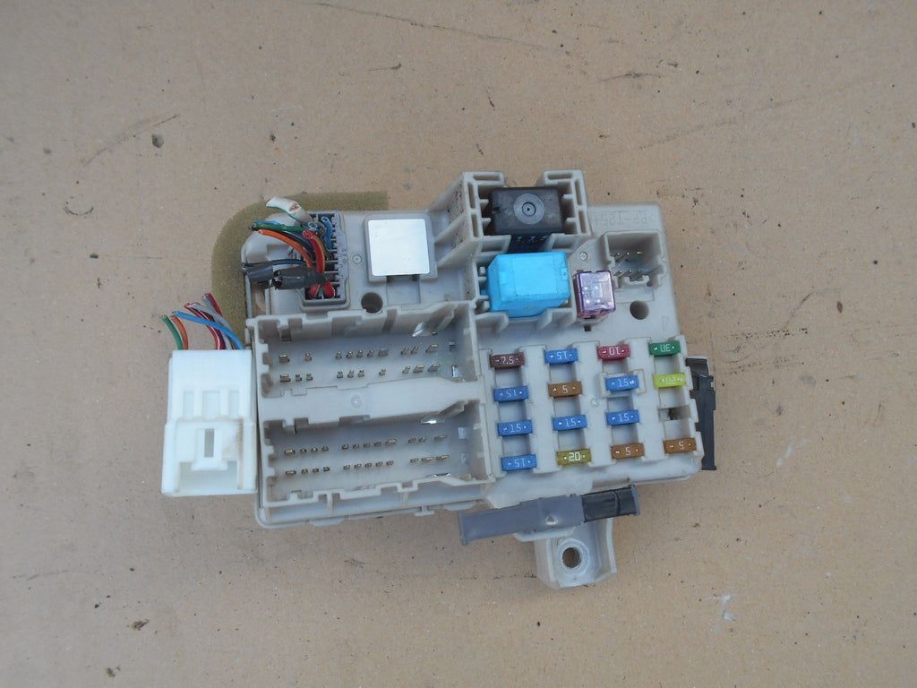 MAZDA 6 GG 2003 2.3 PETROL FUSE RELAY BOX