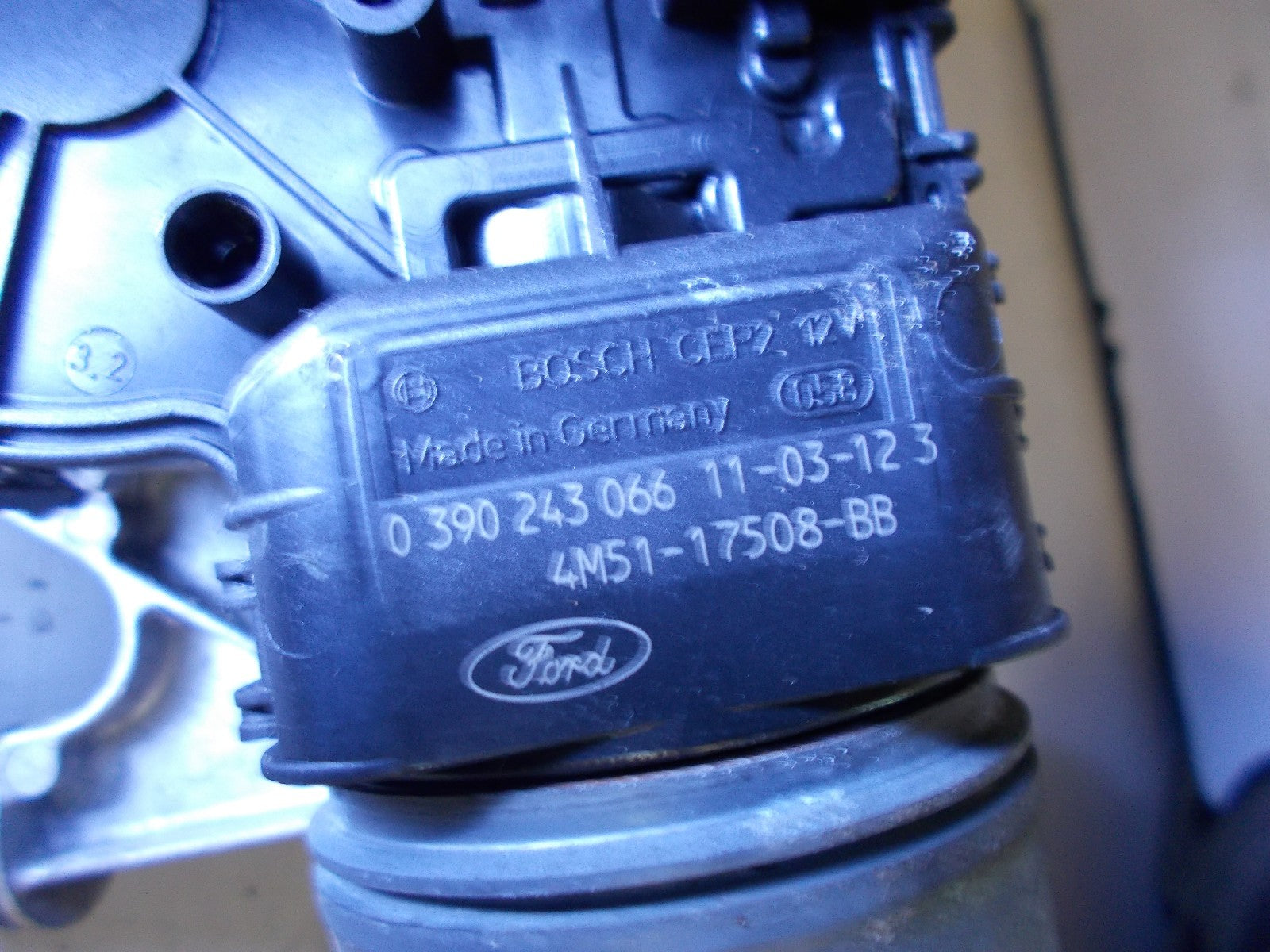 HYUNDAI GETZ FRONT WIPER MOTOR AND LINKAGE 1K0920974B