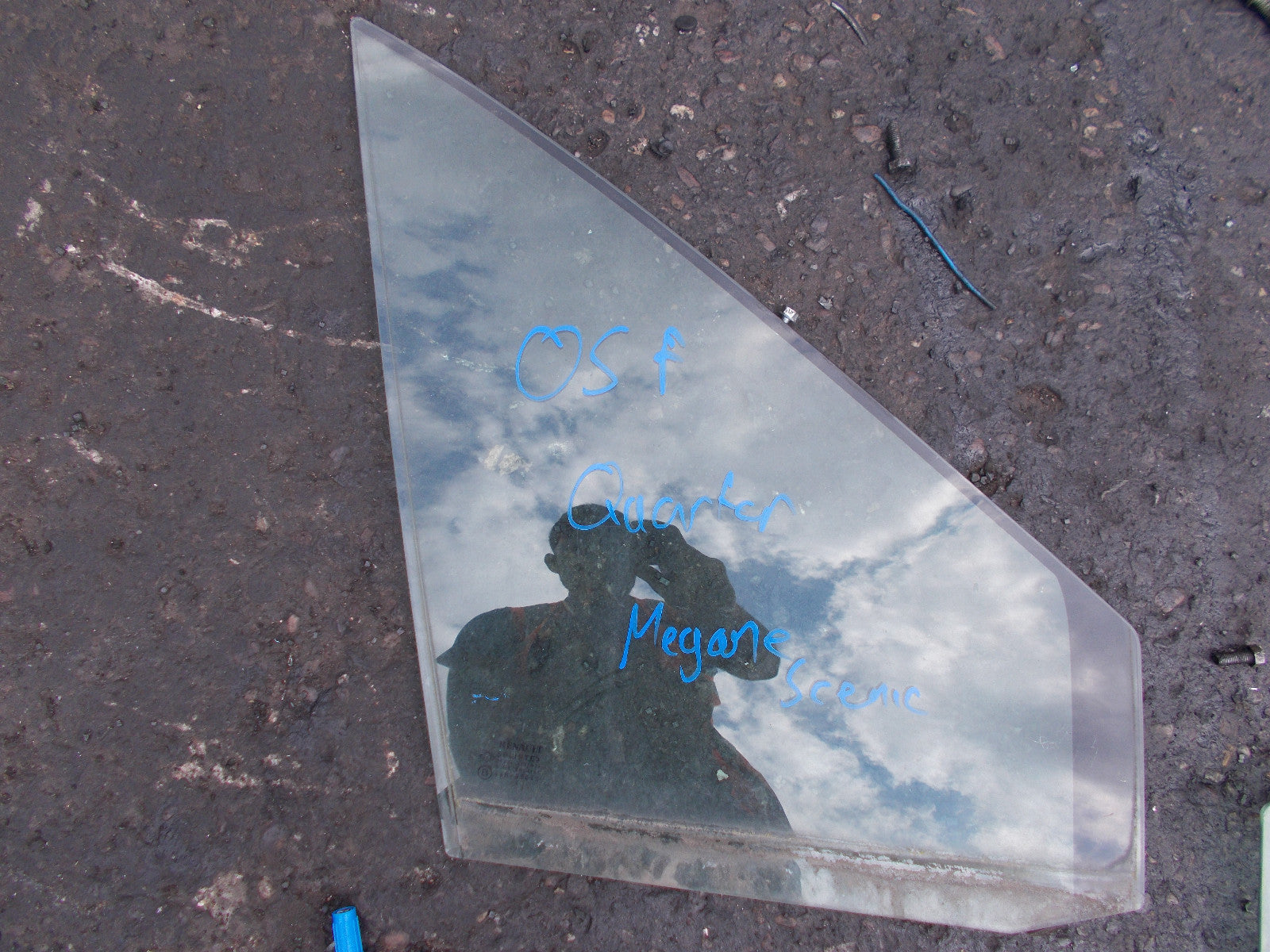 RENAULT MEGANE SCENIC MK2 2004 OSF OFF SIDE FRONT PASSENGER SIDE QUARTER GLASS
