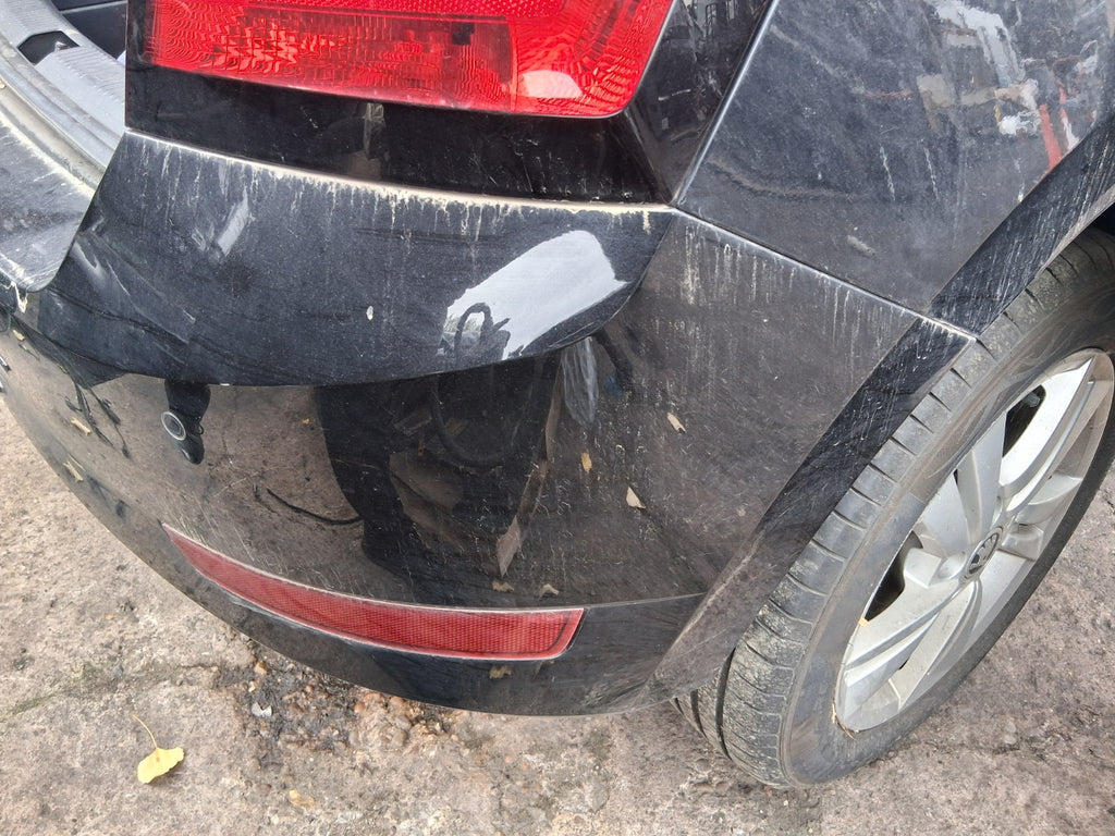 2020 SKODA FABIA MK3 NJ HATCHBACK COMPLETE REAR BUMPER WITH PDC SENSOR BLACK