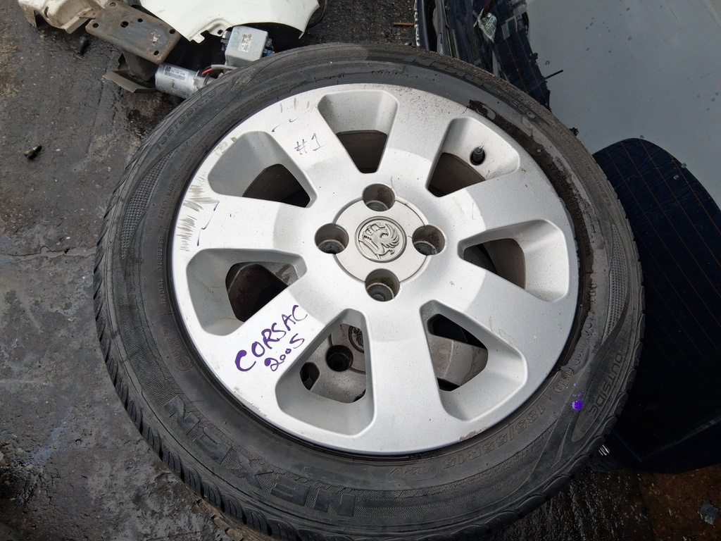 2005 VAUXHALL CORSA C 15 INCH ALLOY WHEEL WITH TYRE 185/55R15