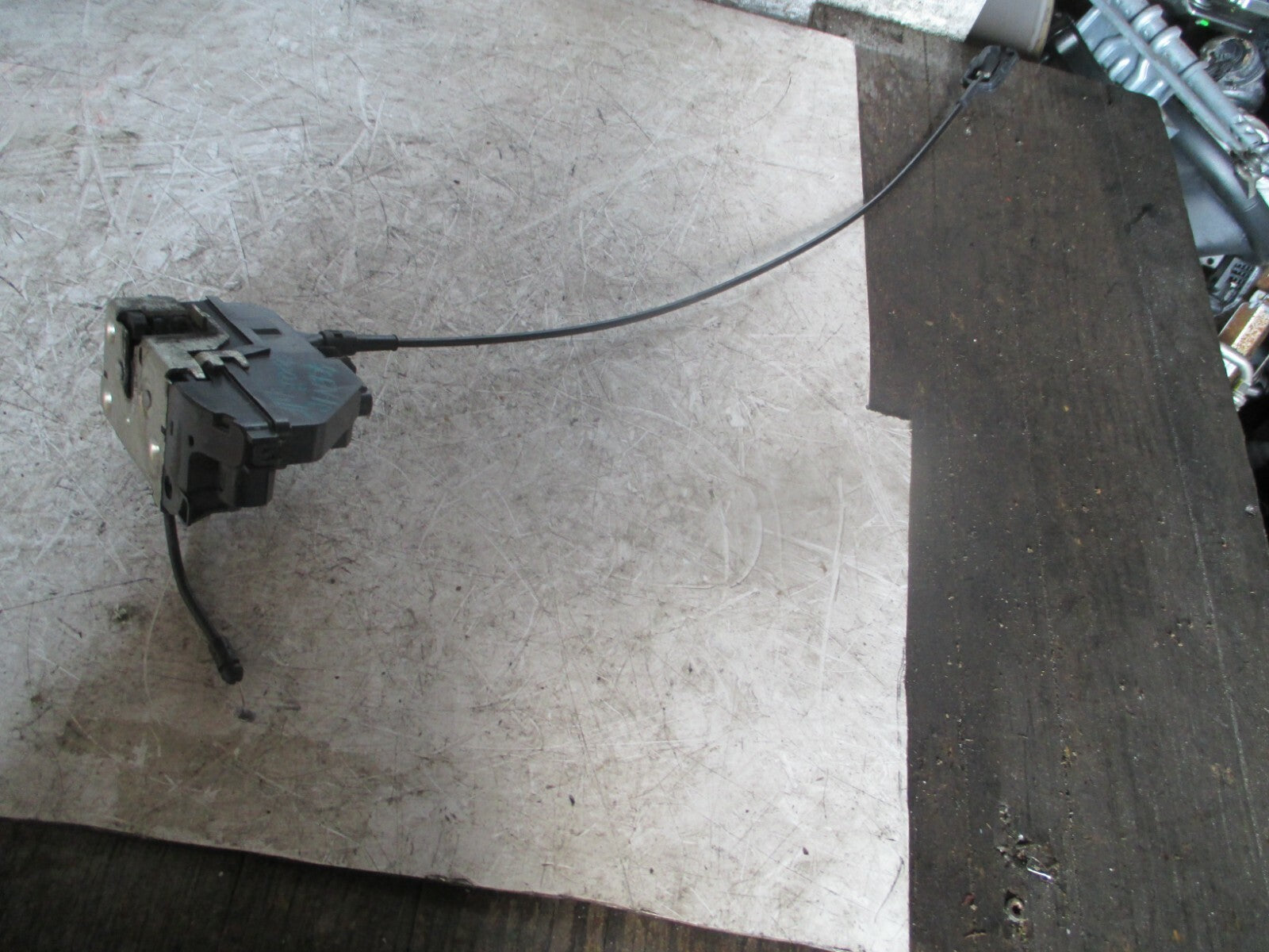RENAULT SCENIC 2008 MK2 OSF FRONT DRIVER SIDE DOOR LOCK MECHANISM
