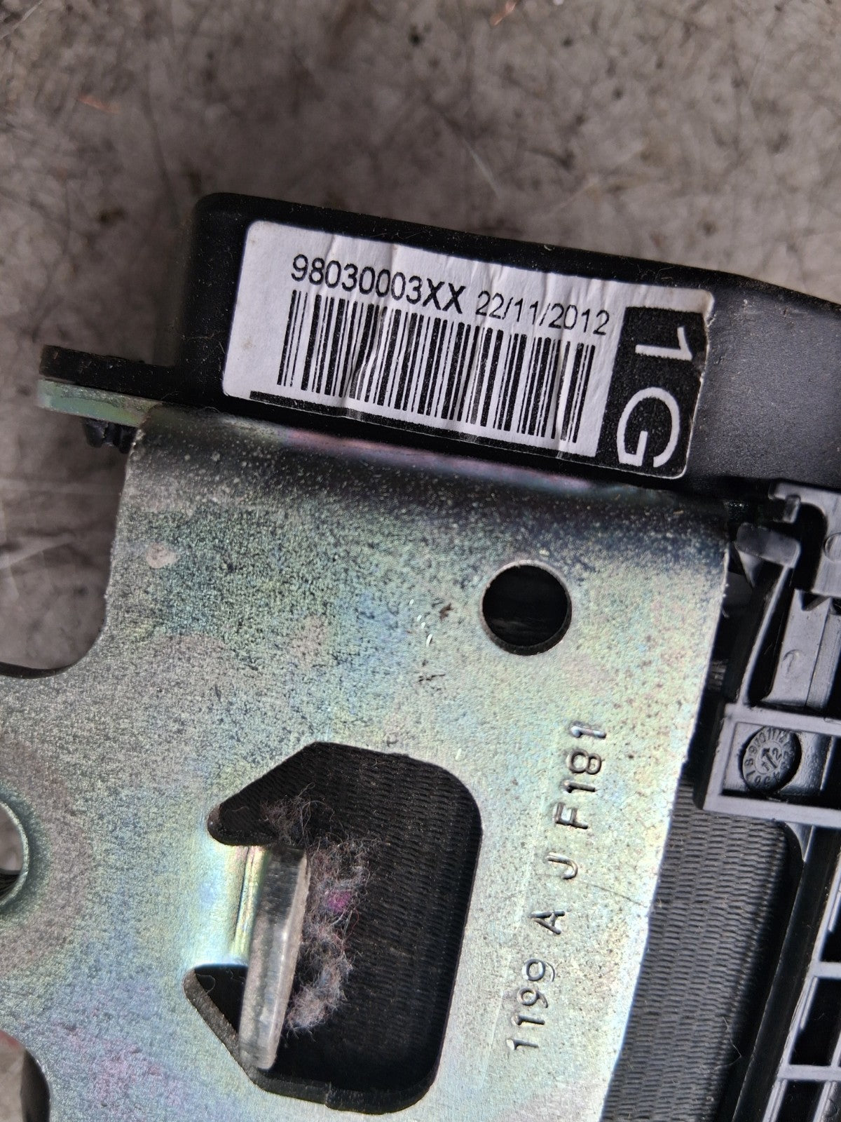 2012 PEUGEOT 208 NSF PASSENGER SIDE FRONT LEFT SEAT BELT 98030003