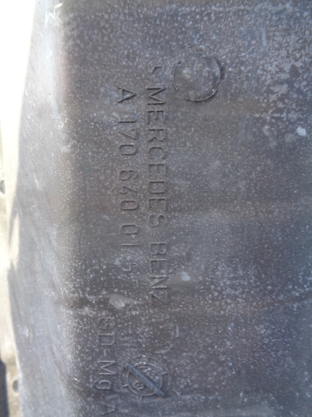 MERCEDES BENZ SLK R170 BULKHEAD FUEL TANK COVER SHEILD A1706400157