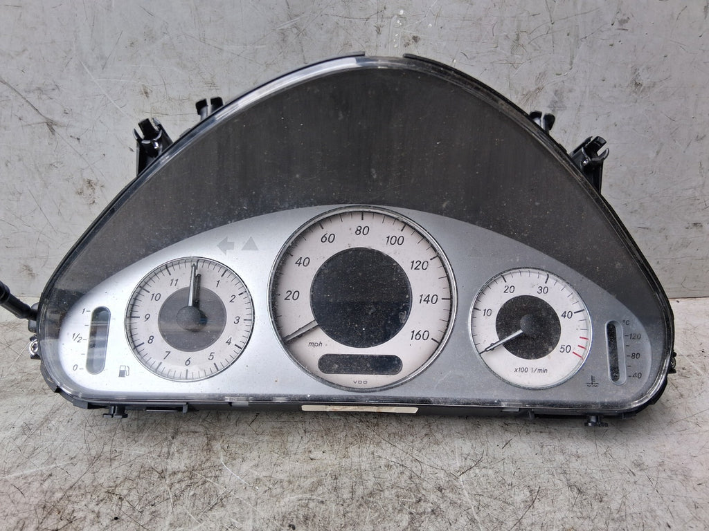 2004 MERCEDES E CLASS W211 SPEEDOMETER INSTRUMENT CLUSTER A2115400847