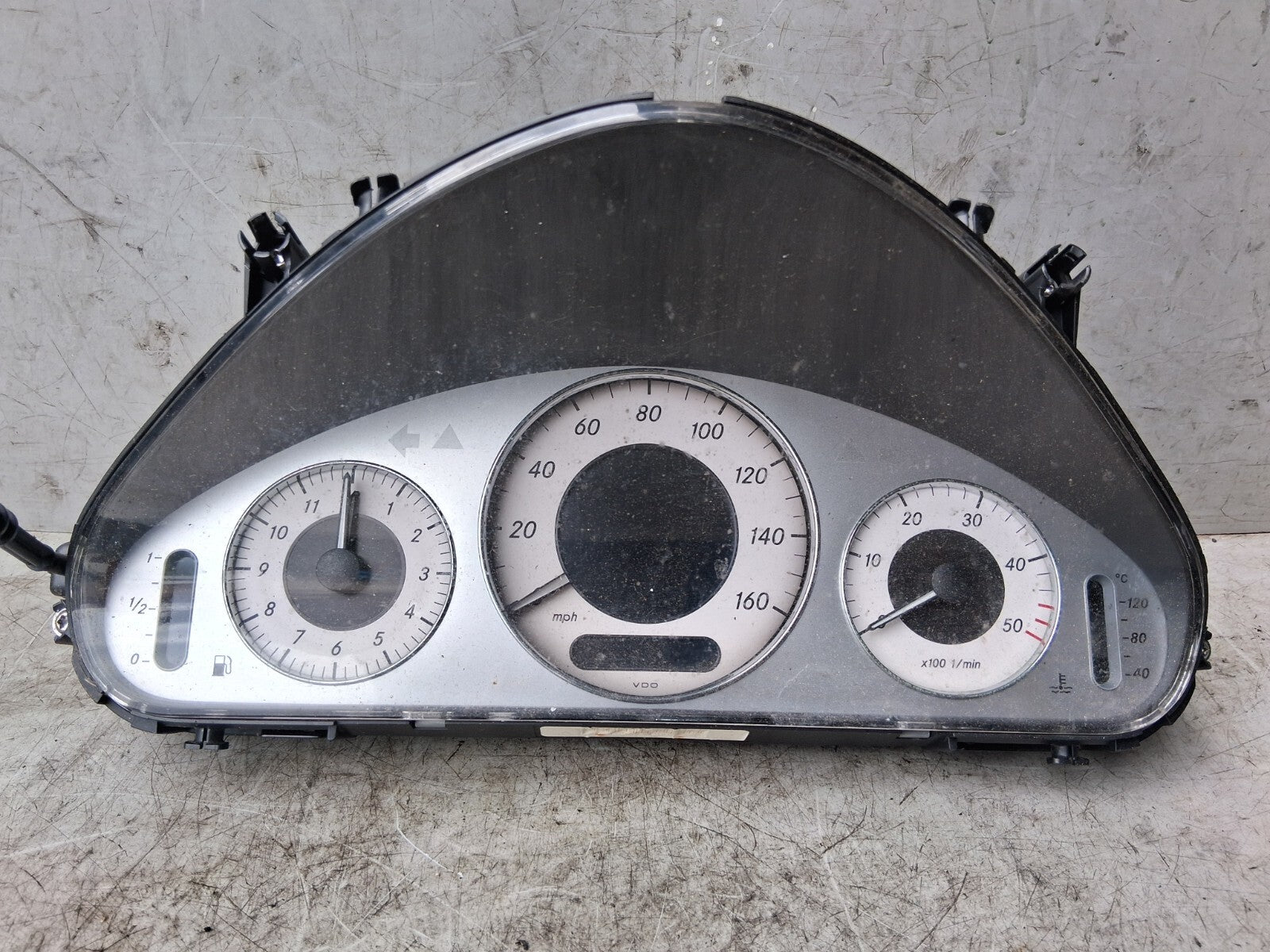 2004 MERCEDES E CLASS W211 SPEEDOMETER INSTRUMENT CLUSTER A2115400847