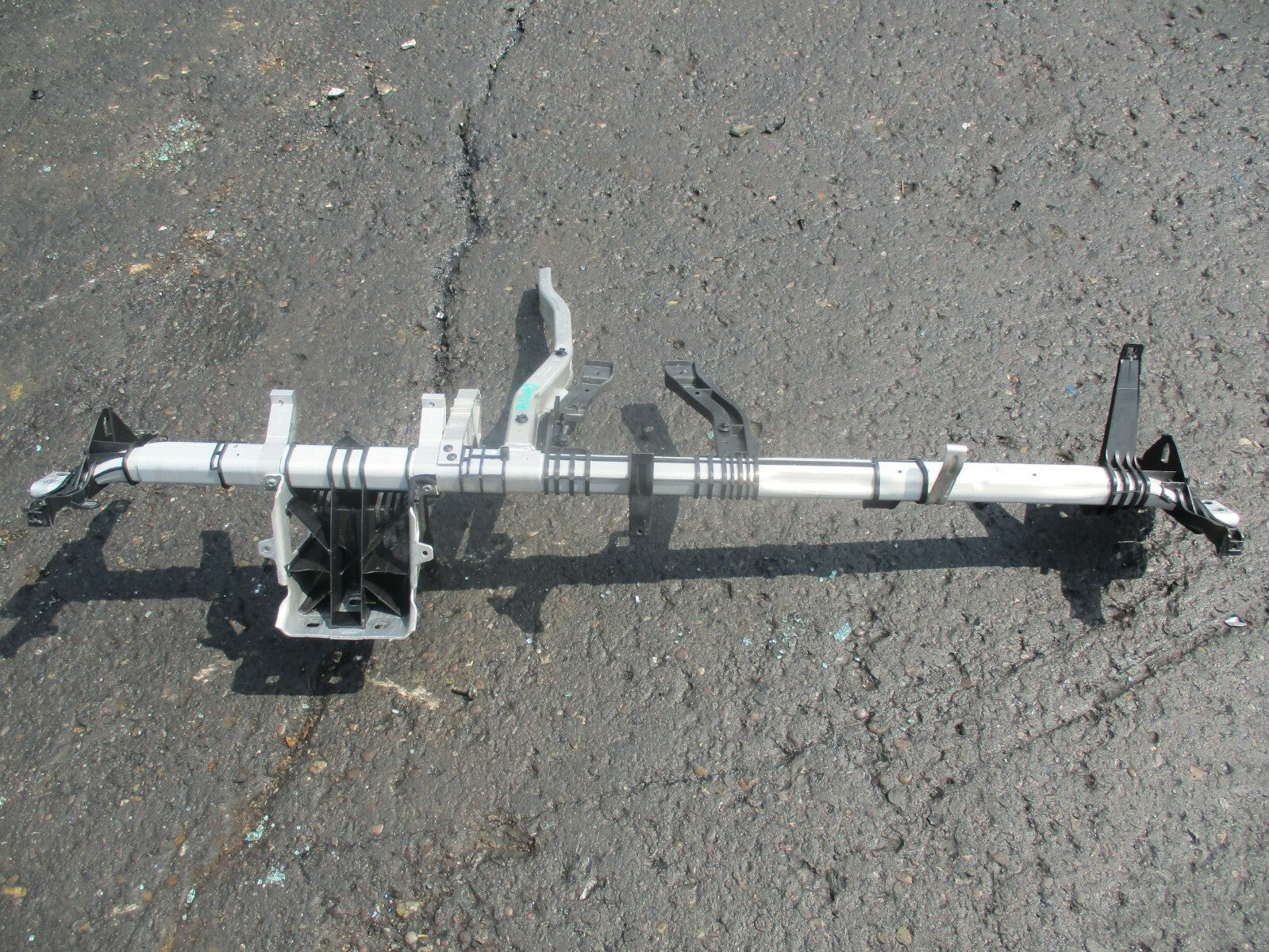 MERCEDES A CLASS W176 DASHBOARD SUPPORT FRAME A1766801555