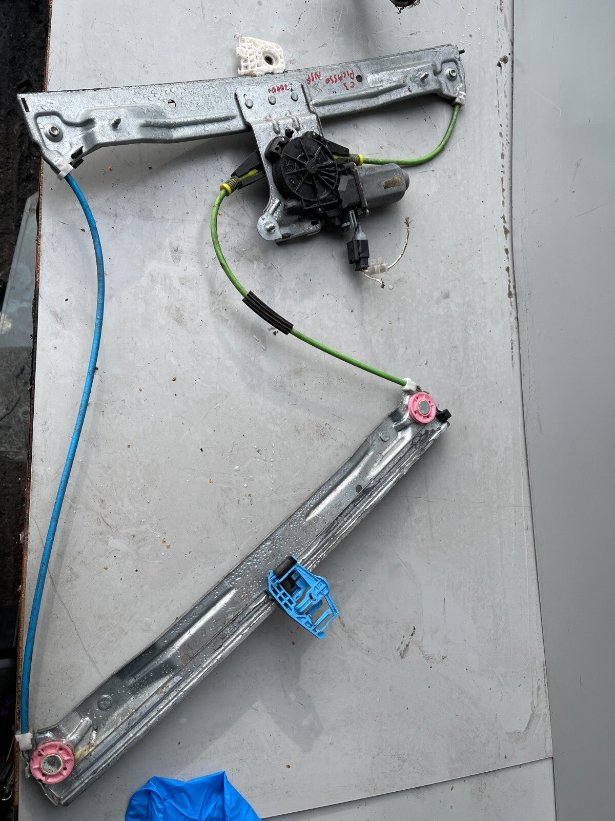 2011 CITROEN C3 NSF PASSENGERS SIDE FRONT WINDOW REGULATOR MOTOR 402189B