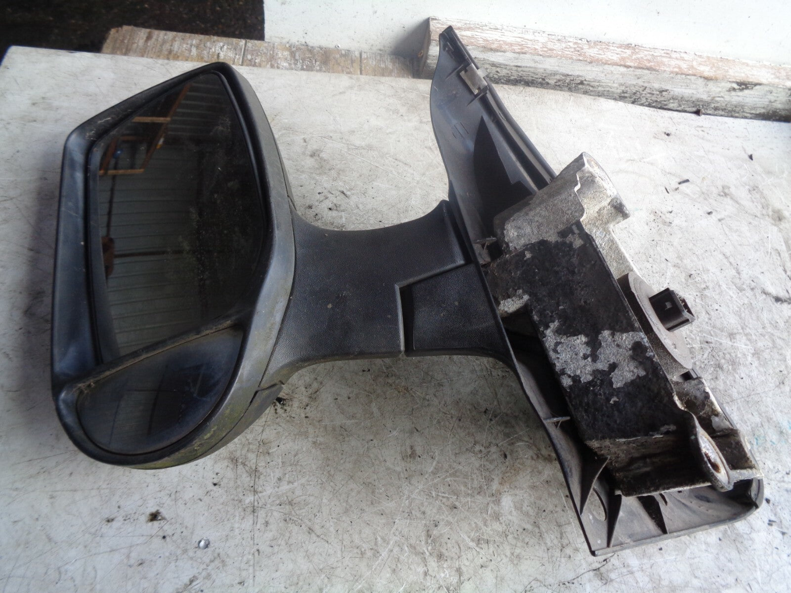 FORD TRANSIT NS PASSENGER  LEFT SIDE FRONT WING MIRROR
