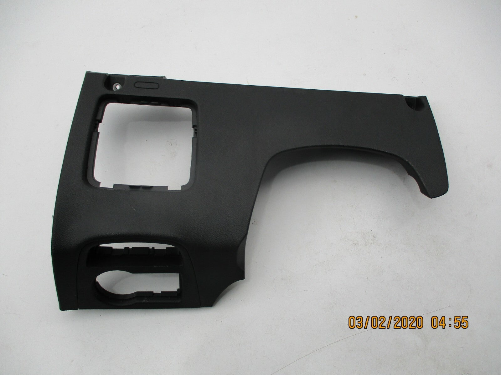 VAUXHALL VIVA 2017 OS DRIVER LOWER DASH SWITCH SURROUND COVER TRIM 95072428