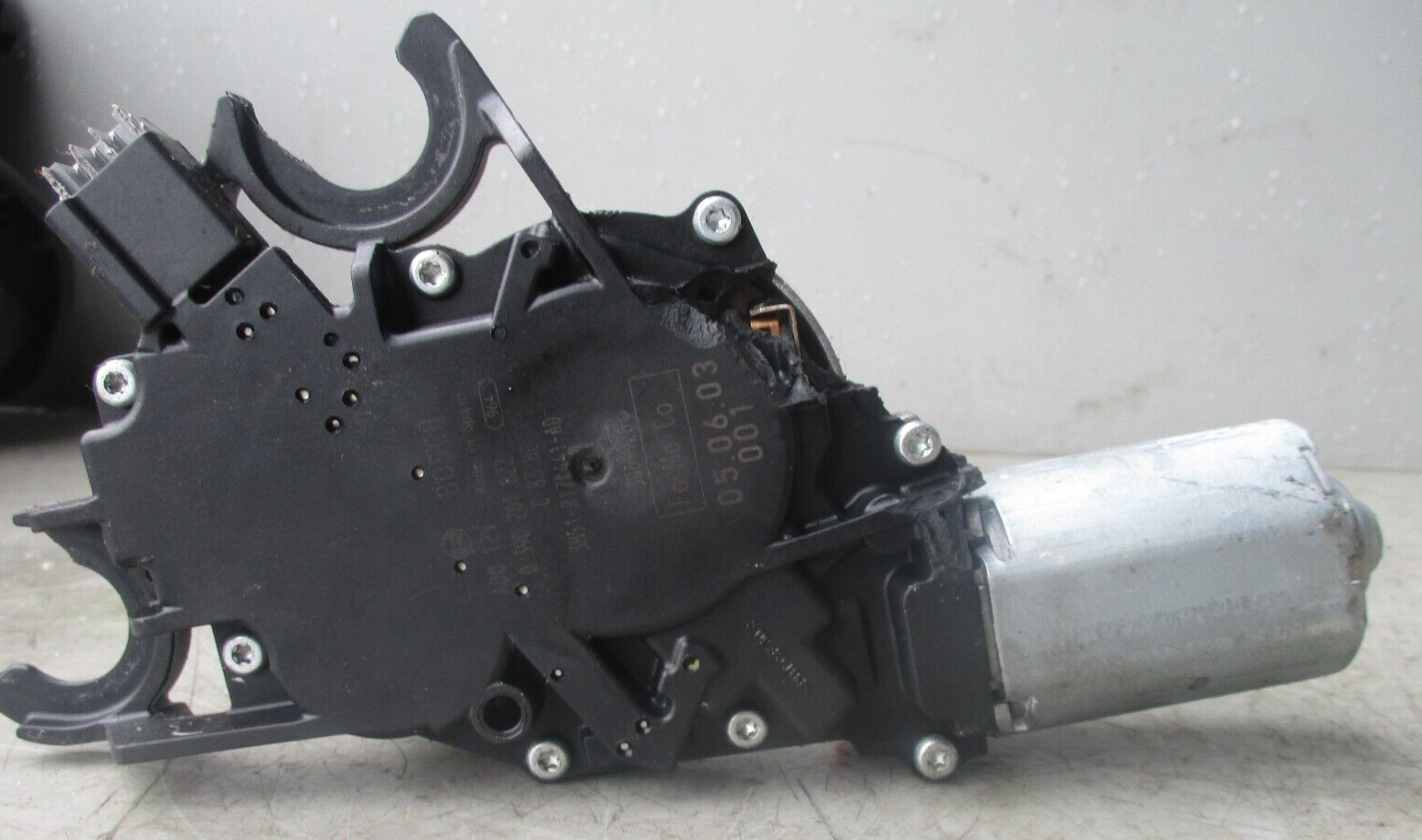 2005 FORD FOCUS HATCHBACK REAR WIPER MOTOR 0390201822