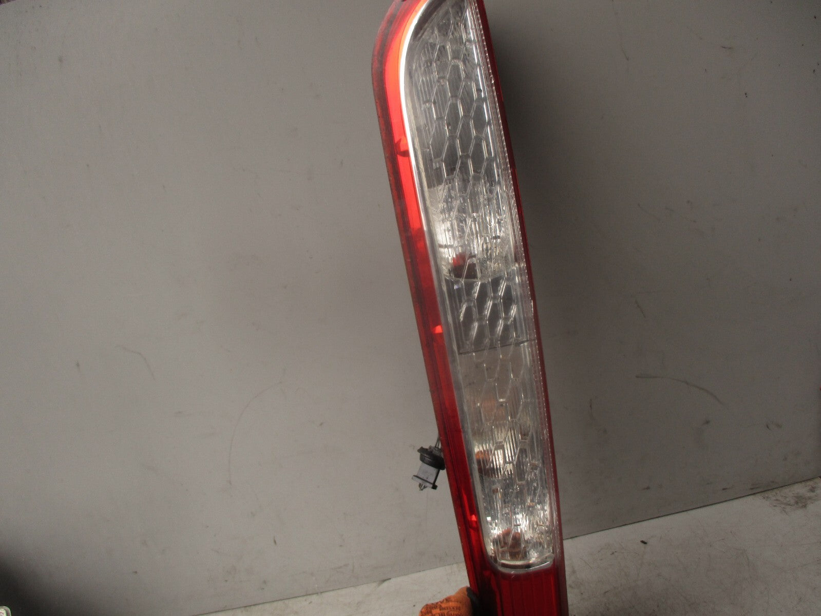 2008 FORD FOCUS MK2 OSR DRIVER SIDE REAR RIGHT TAIL LIGHT TAIL LAMP 8M5113404A
