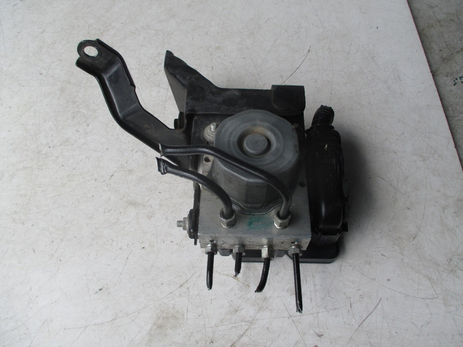 NISSAN QASHQAI MK2 J11 ABS BRAKE PUMP MOTOR CONTROL MODULE 0265261028 476604EA1E