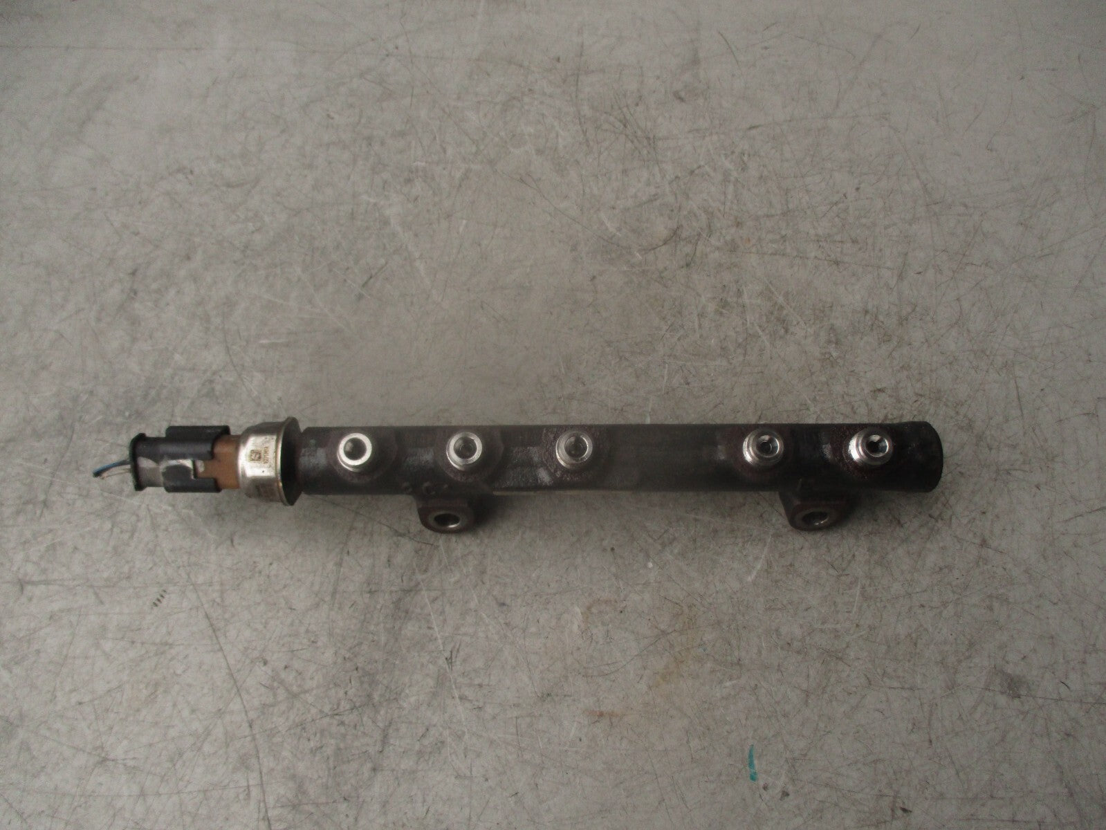 2017 FORD FOCUS MK3 1.5 DIESEL FUEL RAIL 9804776780