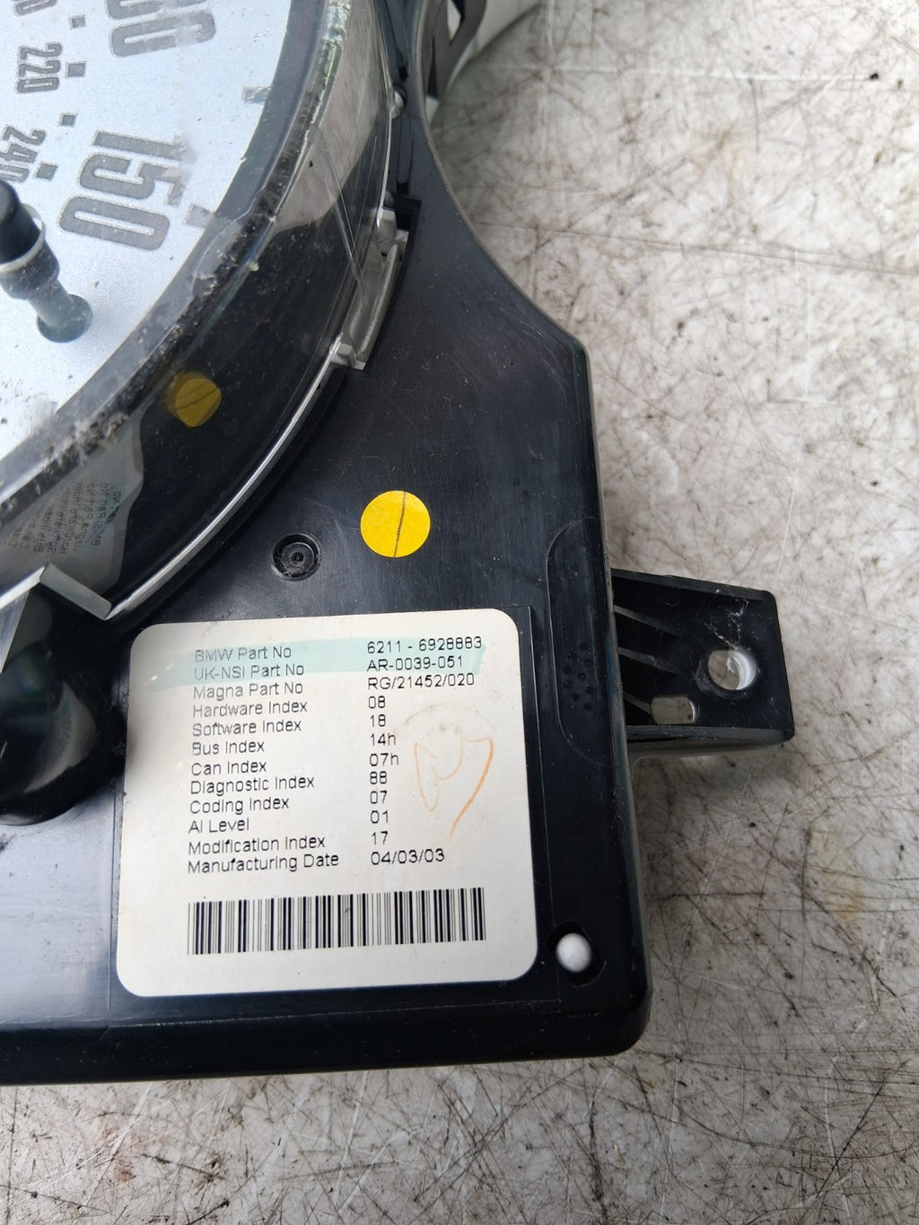 2003 MINI SPEEDOMETER SURROUND TRIM 62116928883