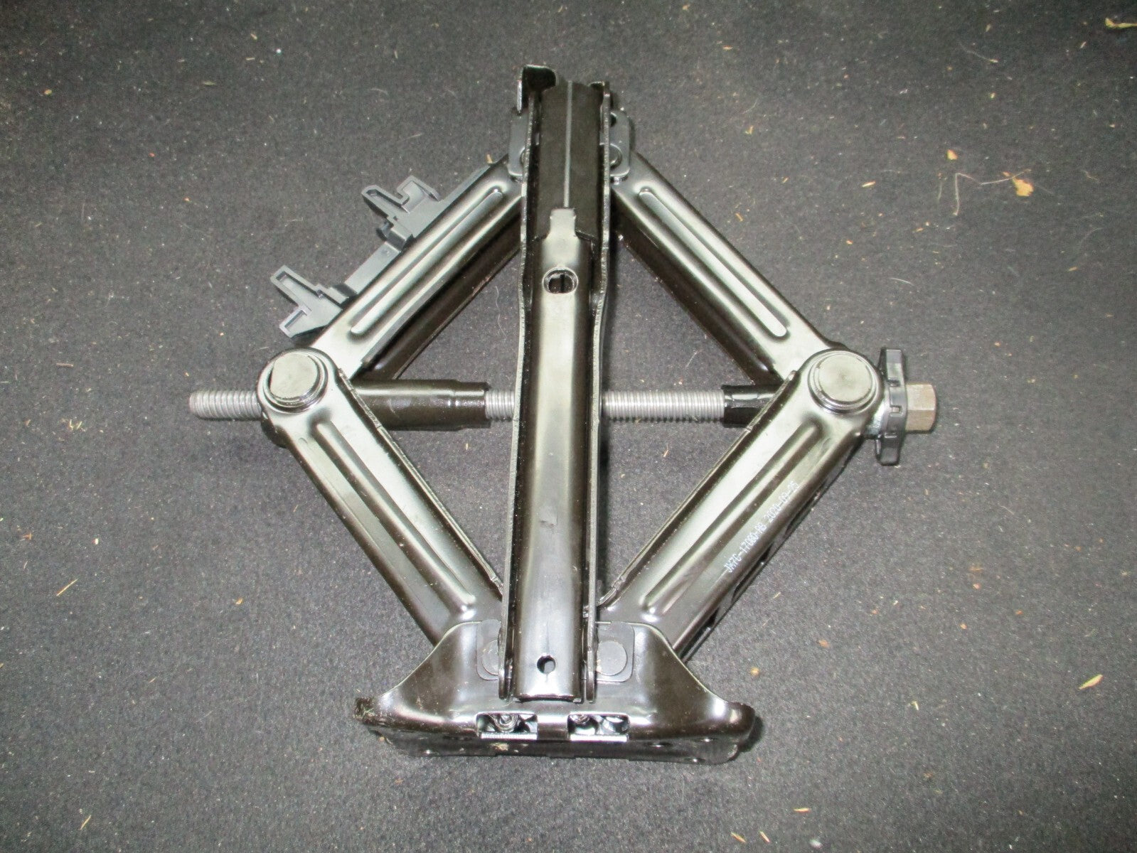 FORD FOCUS MK4 2021 WHEEL LIFTING JACK WITH HANDLE METAL