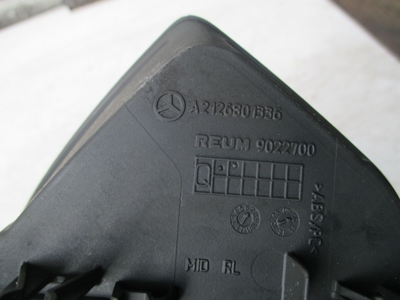 MERCEDES E CLASS W212 2010 DISPLAY COVER SURROUND TRIM A2126801336