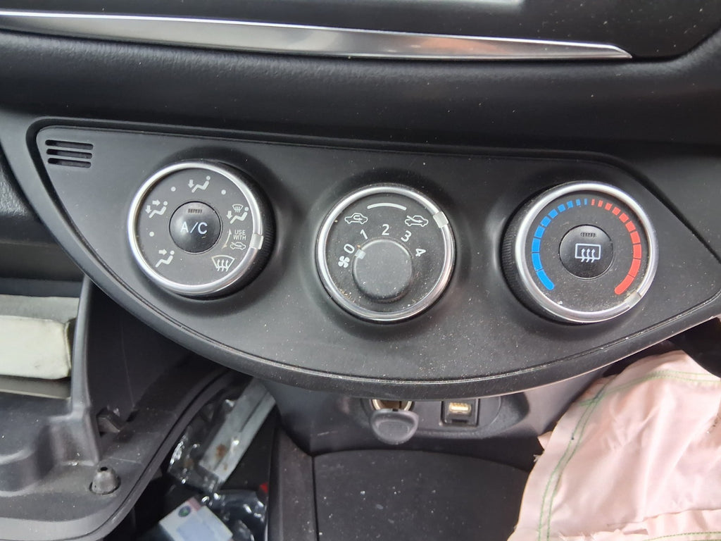 TOYOTA YARIS MK3 2019 HEATER AC CLIMATE CONTROL SWITCH PANEL