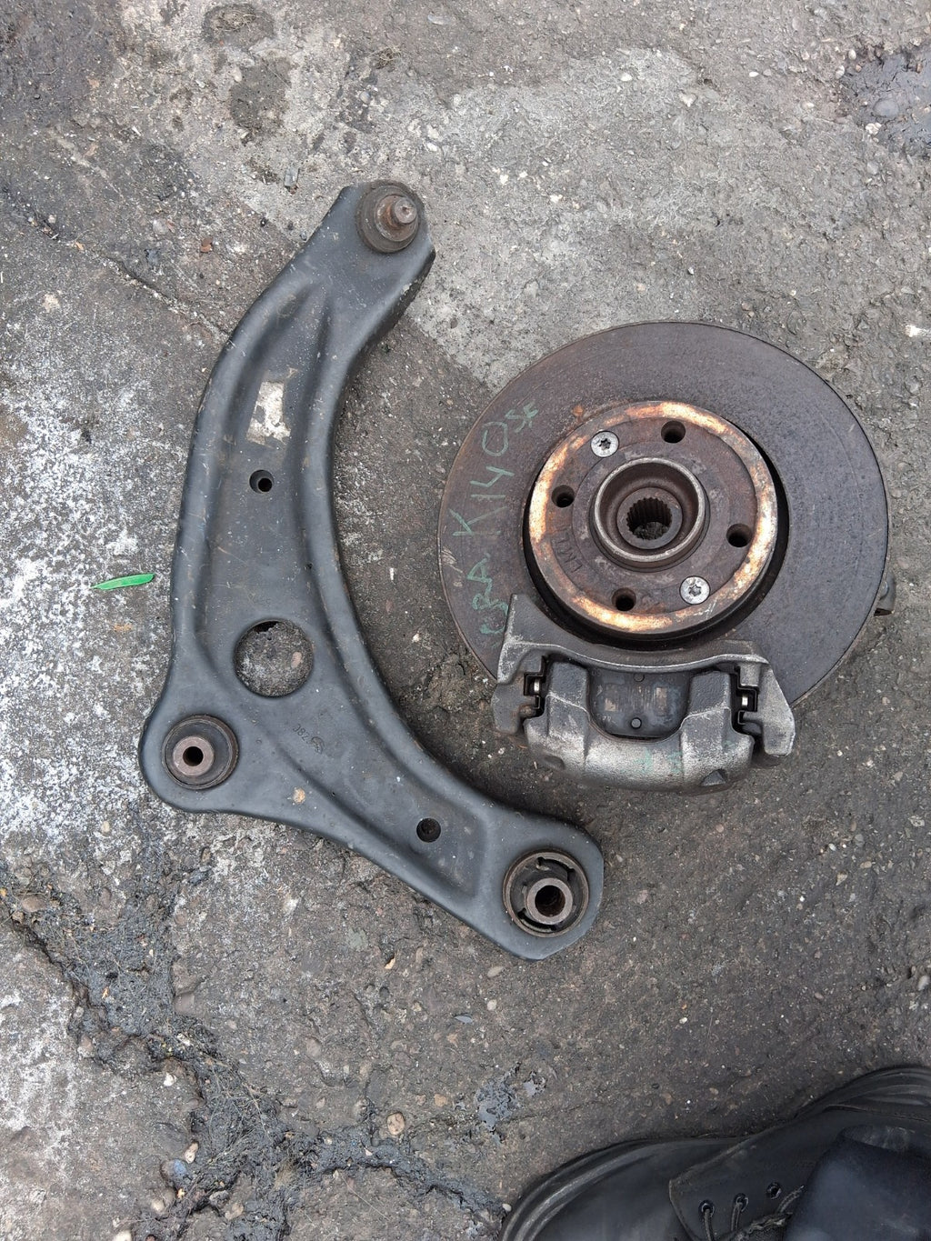 NISSAN MICRA K14 2019 1.0 PETROL OS DRIVER SIDE FRONT HUB CALIPER WISHBONE
