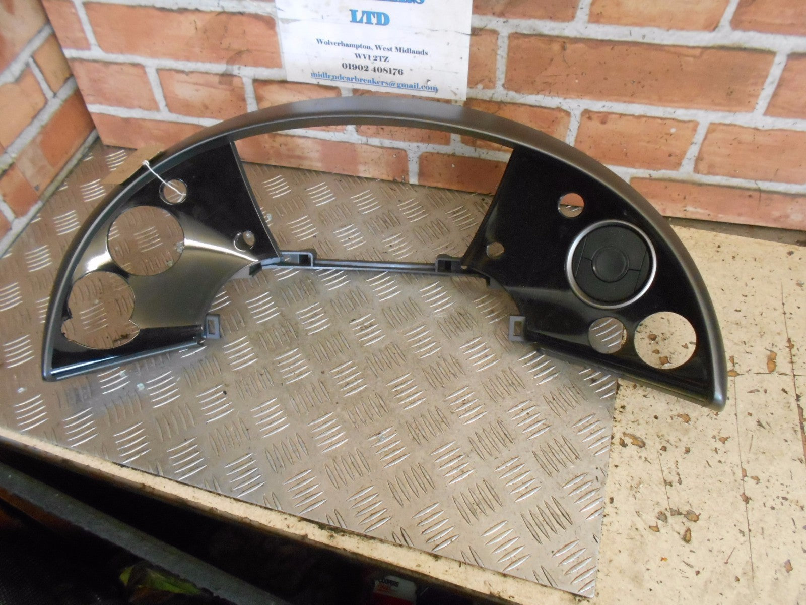 HONDA CIVIC 2008 MK8 2.2 INSTRUMENT CLUSTER / SPEEDO SURROUND + OTHER BUTTONS