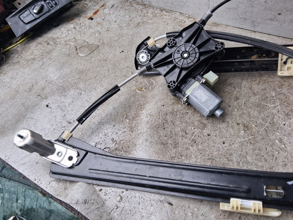 VW VOLKSWAGEN TIGUAN MK2 NSF PASSENGER SIDE FRONT LEFT WINDOW MOTOR REGULATOR